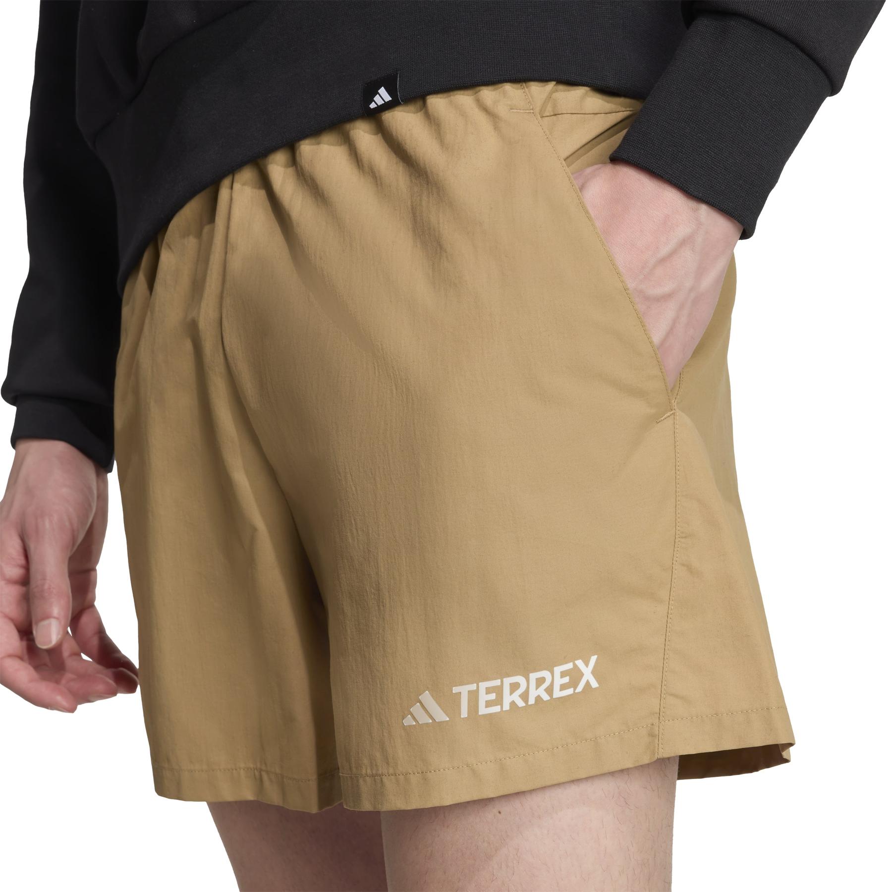 product/2/0/2025_adidas_jl6191_7_apparel_on_model_detail_view_2_white.jpg