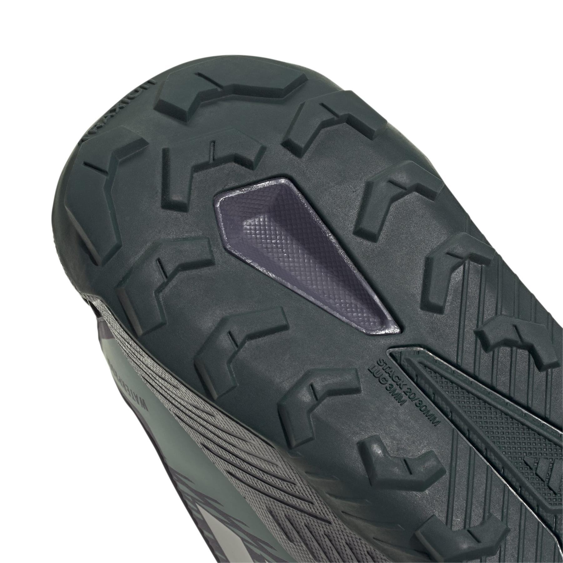 product/2/0/2025_adidas_jr7775_9_footwear_photography_detail_view_2_white.jpg