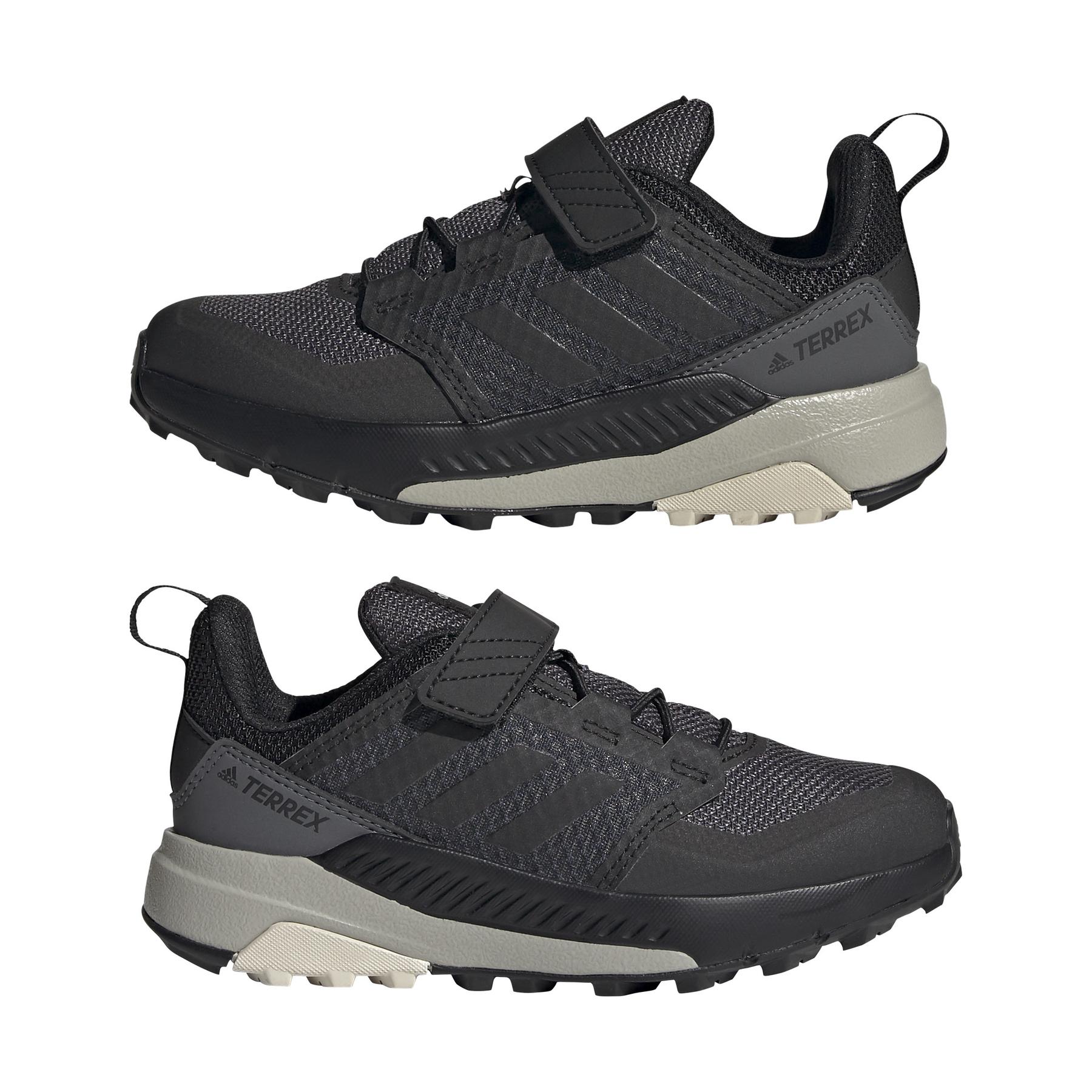 product/a/d/adidas_fw9324_10_footwear_photography_mirrored_pair_view_white_000.jpg