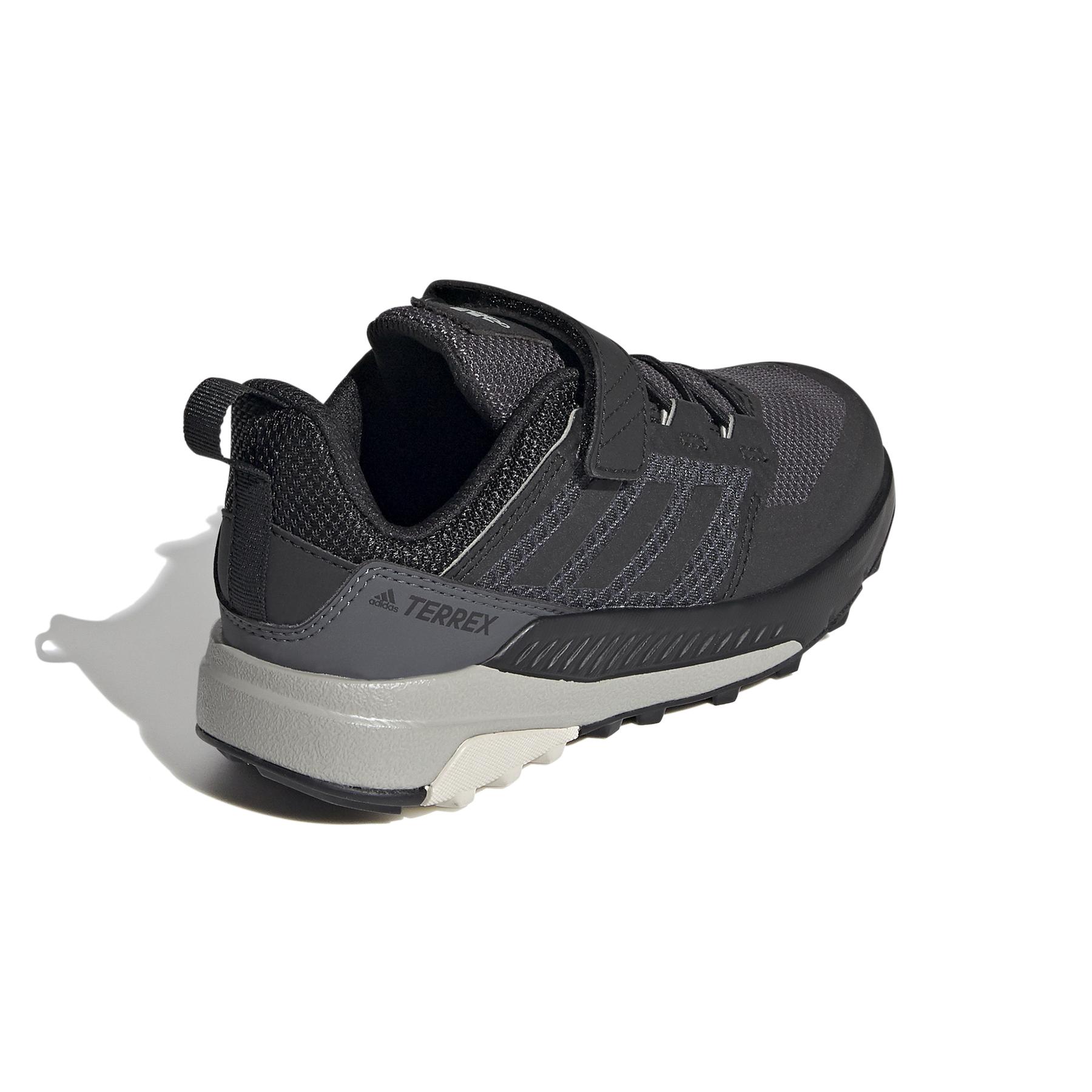 product/a/d/adidas_fw9324_7_footwear_photography_back_lateral_top_view_white_000.jpg