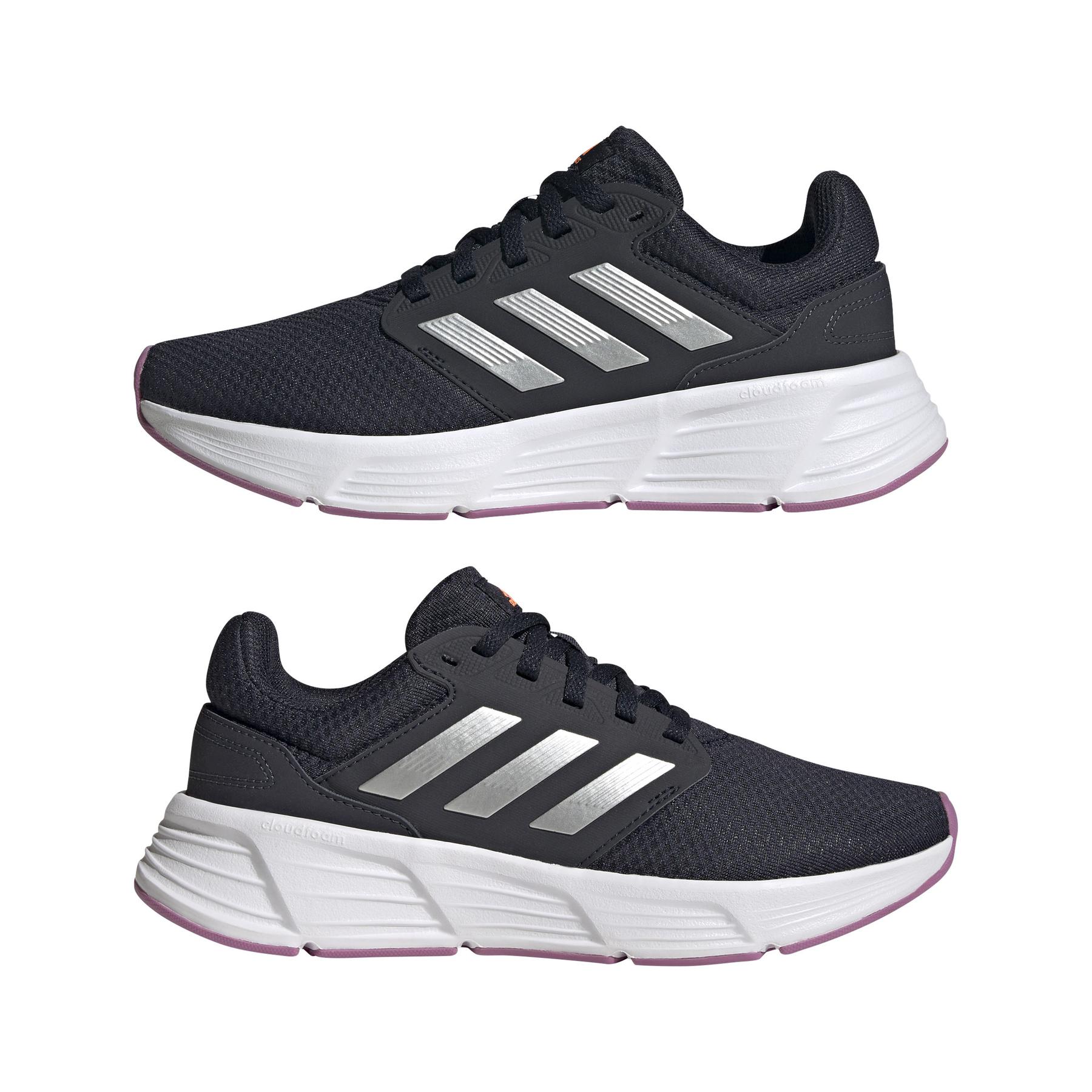product/a/d/adidas_gw4137_10_footwear_photography_mirrored_pair_view_white_000.jpg