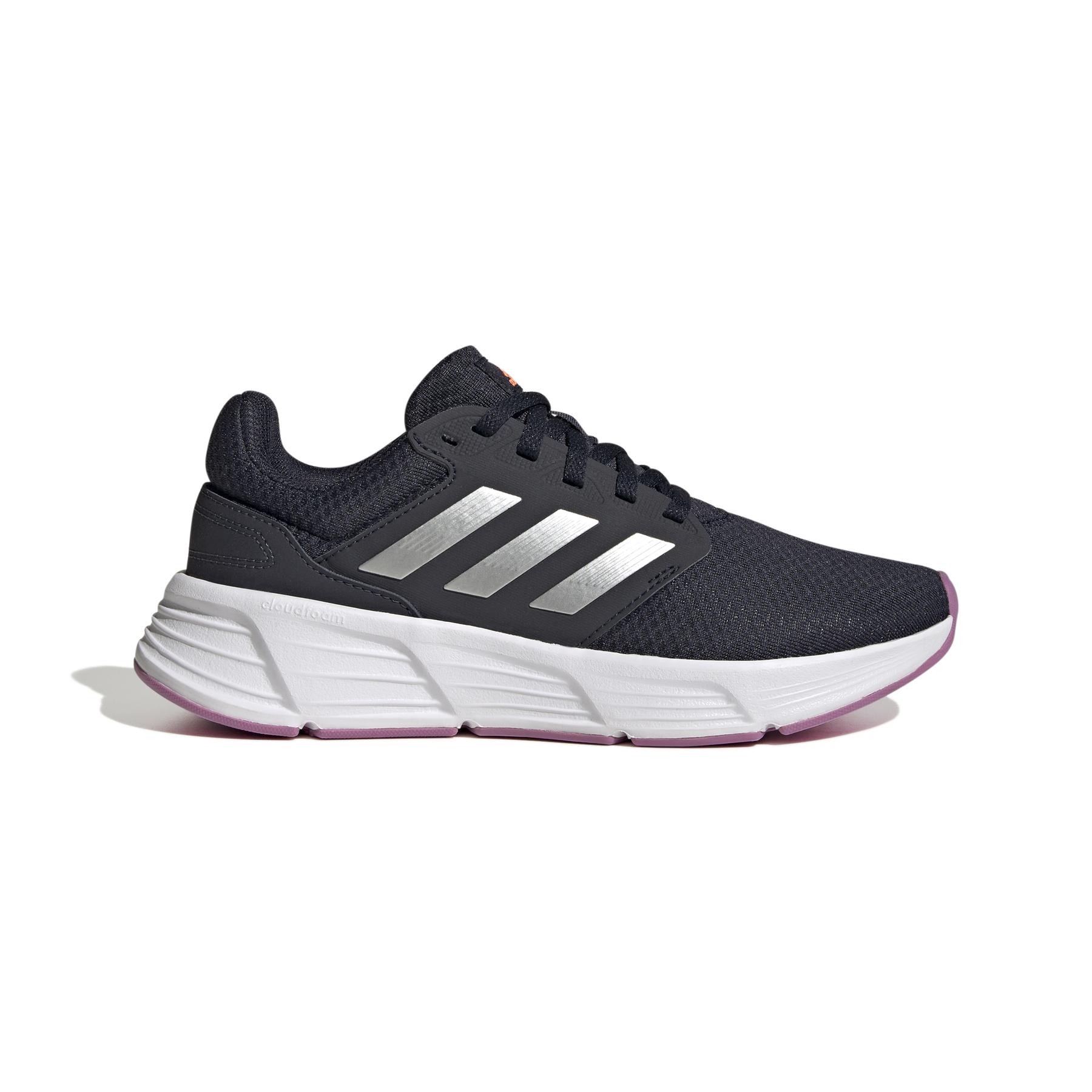product/a/d/adidas_gw4137_1_footwear_photography_side_lateral_center_view_white_000.jpg