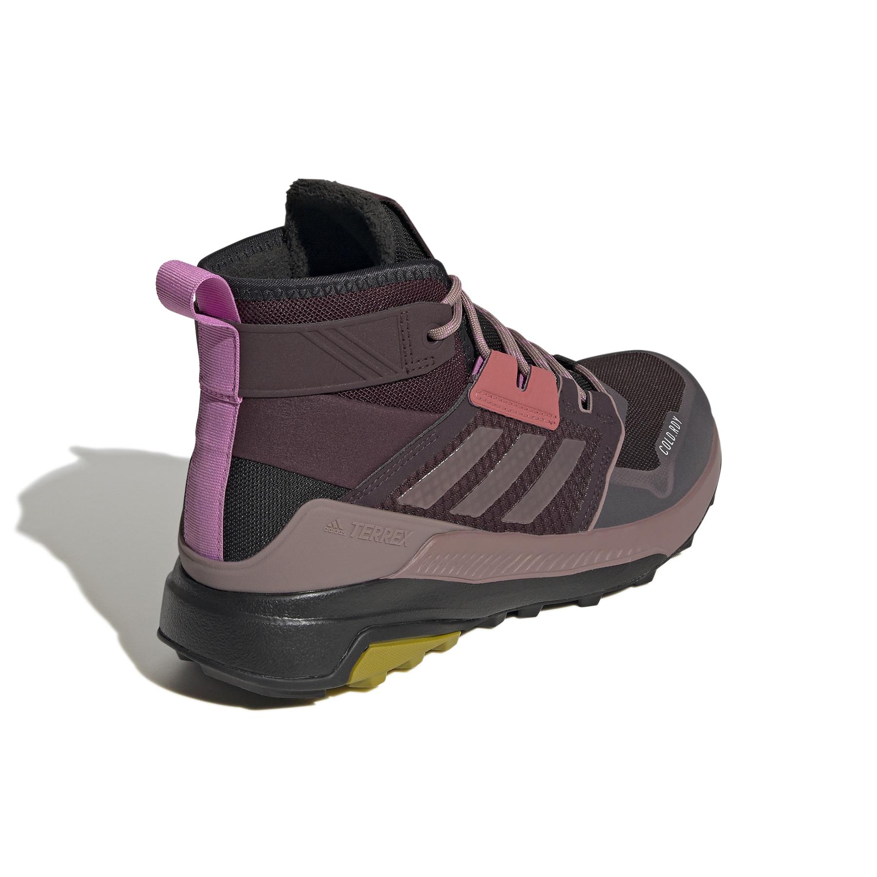 product/a/d/adidas_gy6762_7_footwear_photography_back_lateral_top_view_white_000.jpg
