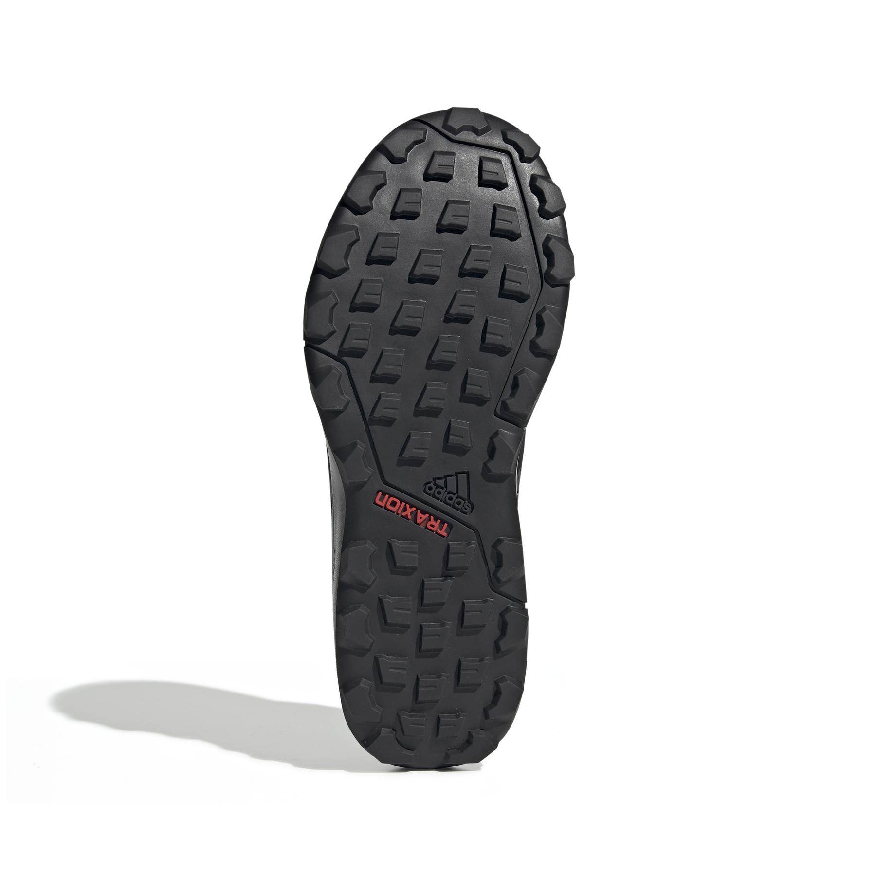product/a/d/adidas_h05684_4_footwear_photography_bottom_view_white_000.jpg