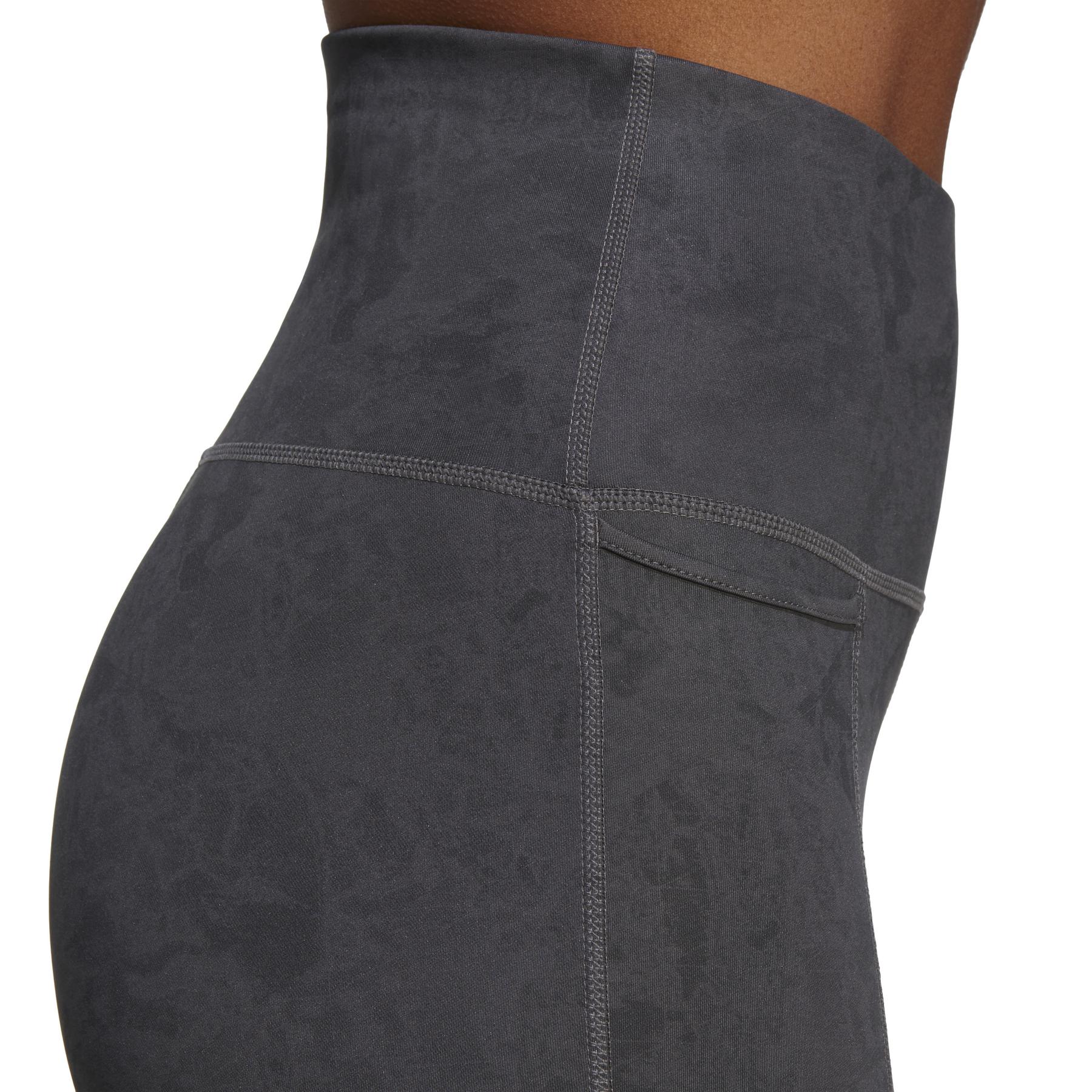 product/a/d/adidas_hm4067_7_apparel_on_model_detail_view_2_white.jpg