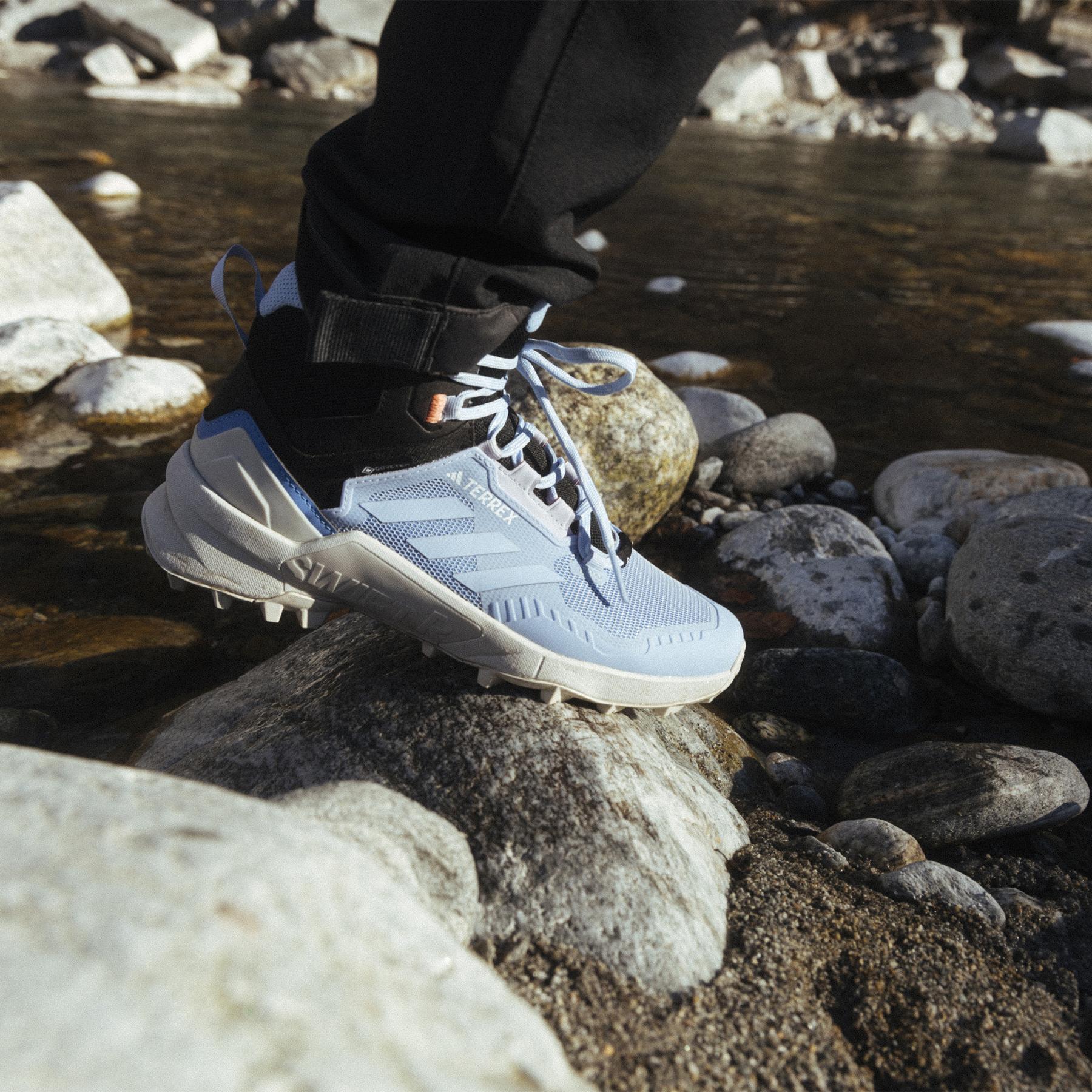 product/a/d/adidas_hp8711_17_footwear_photography_heromrktng_view_2_white_000.jpg