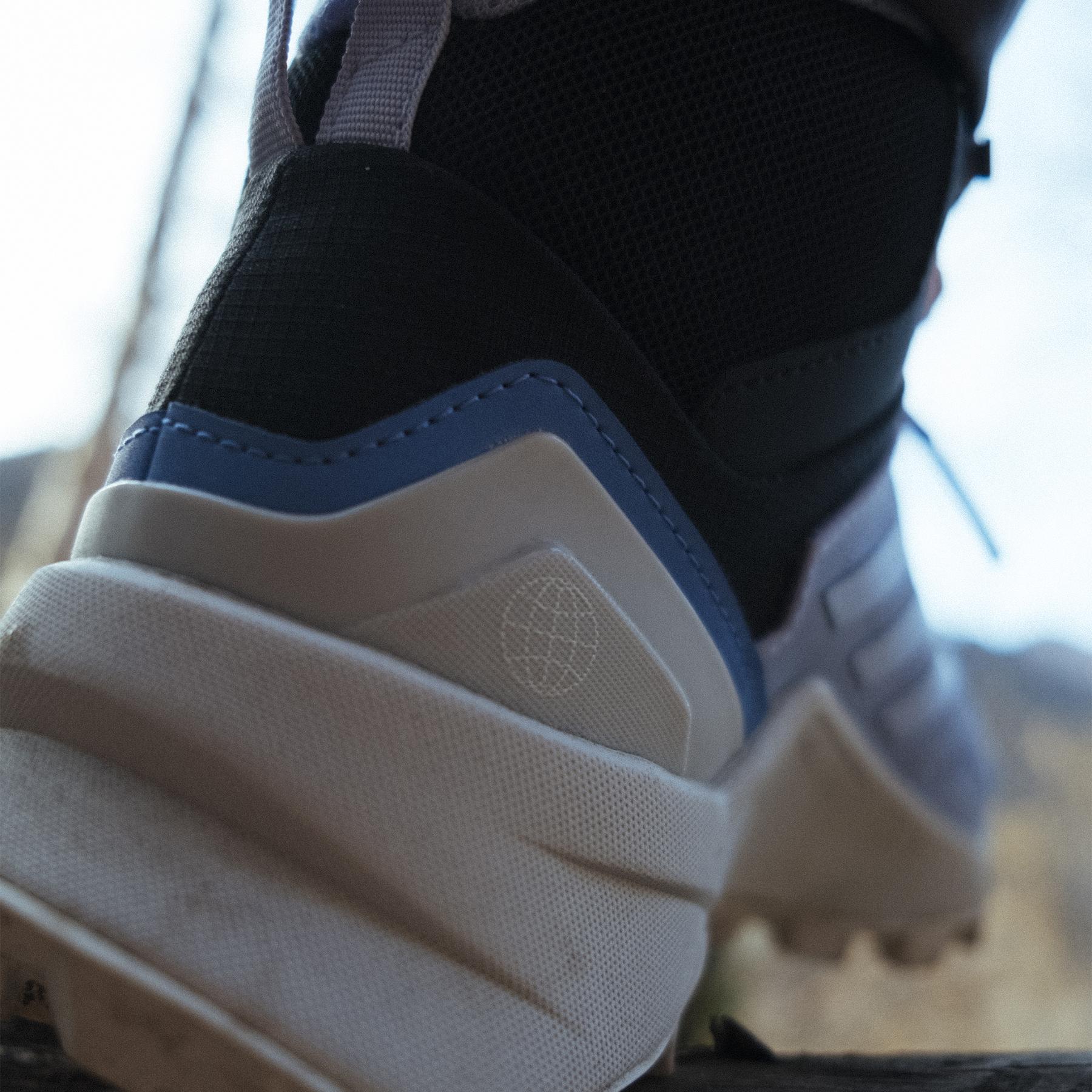 product/a/d/adidas_hp8711_20_footwear_photography_highlight_view_1_white_000.jpg