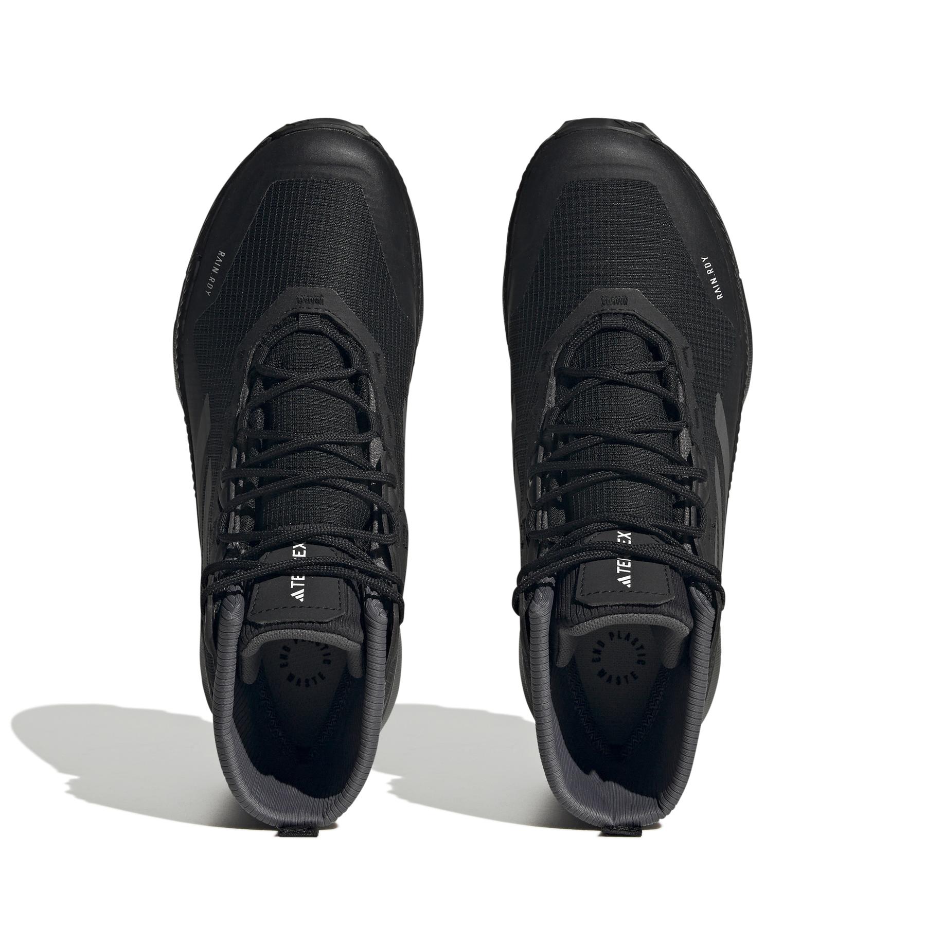 product/a/d/adidas_hq3556_3_footwear_photography_top_portrait_view_white_000.jpg
