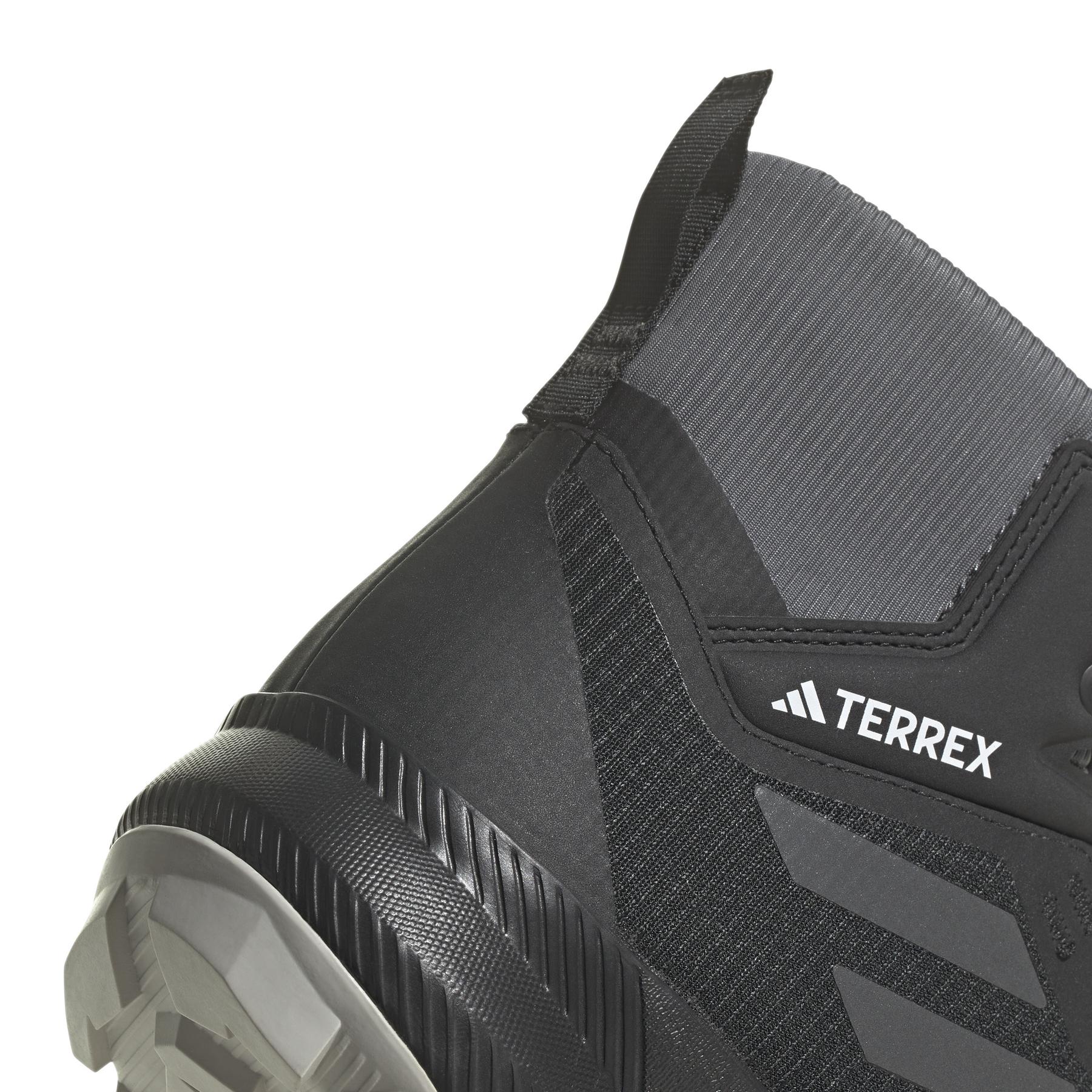 product/a/d/adidas_hq3556_9_footwear_photography_detail_view_2_white_000.jpg