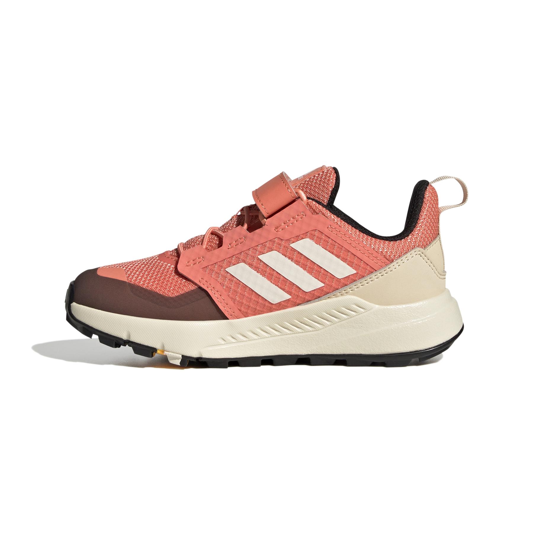product/a/d/adidas_hq5814_5_footwear_photography_side_medial_center_view_white_000.jpg