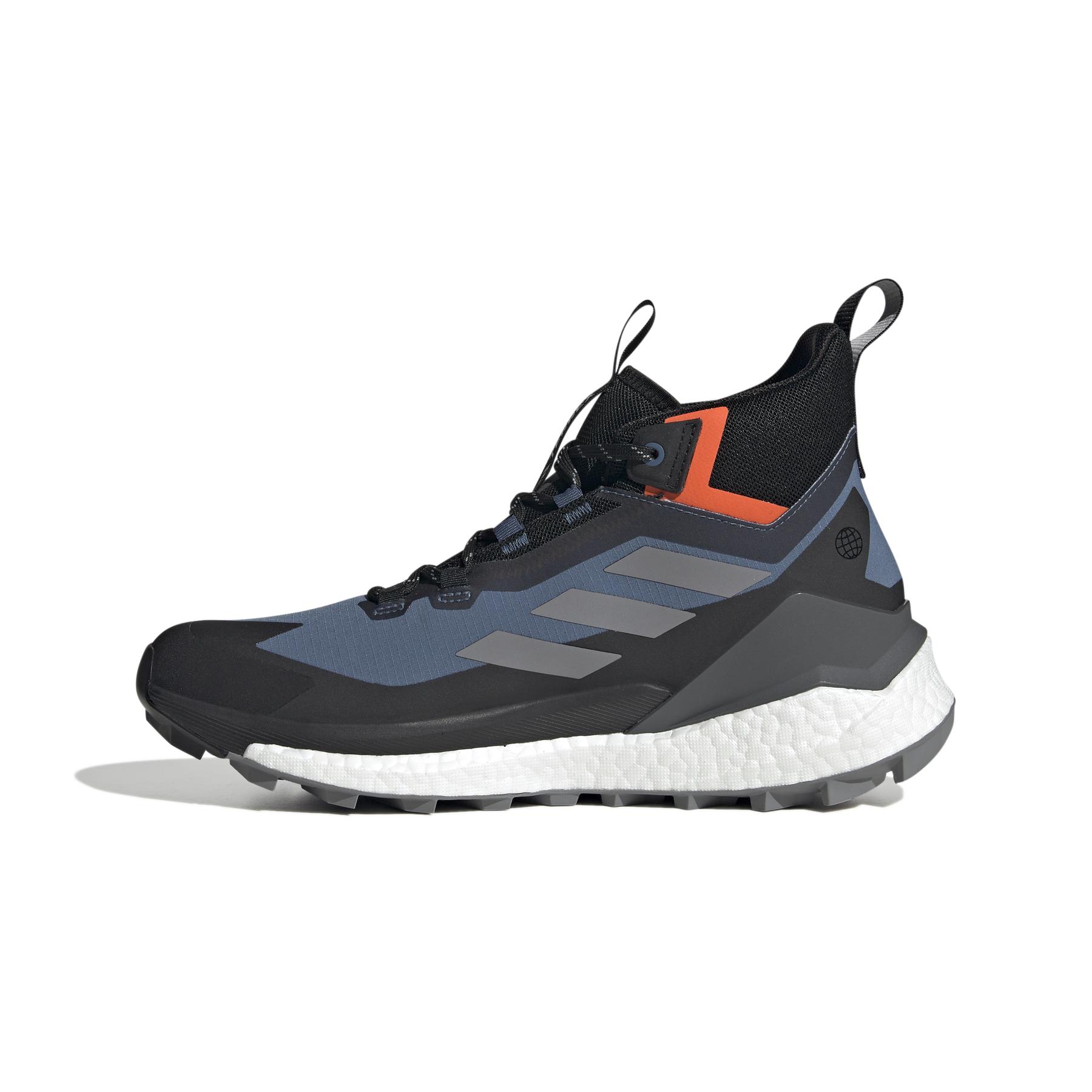 product/a/d/adidas_hq8382_5_footwear_photography_side_medial_center_view_white_000.jpg