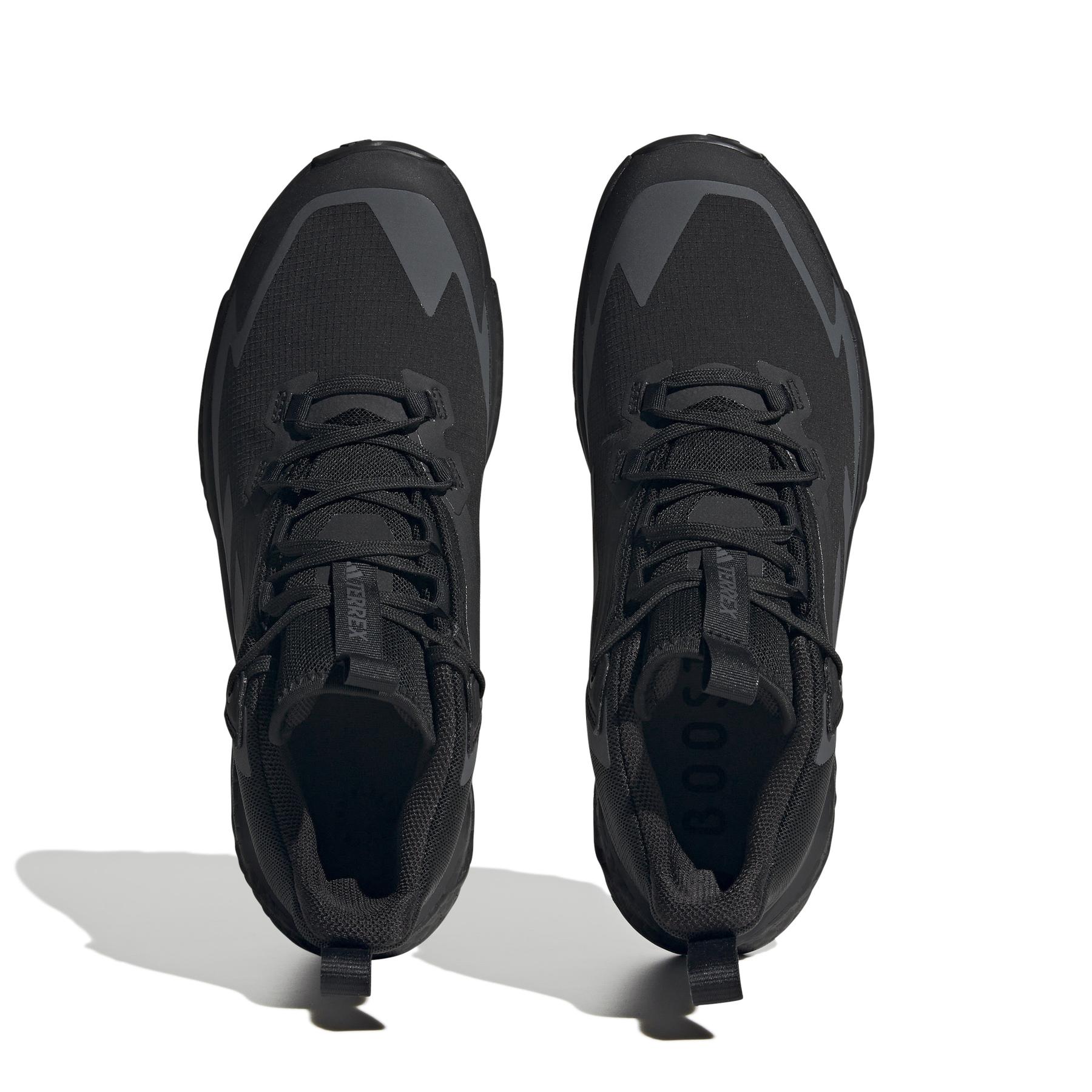 product/a/d/adidas_hq8383_3_footwear_photography_top_portrait_view_white.jpg