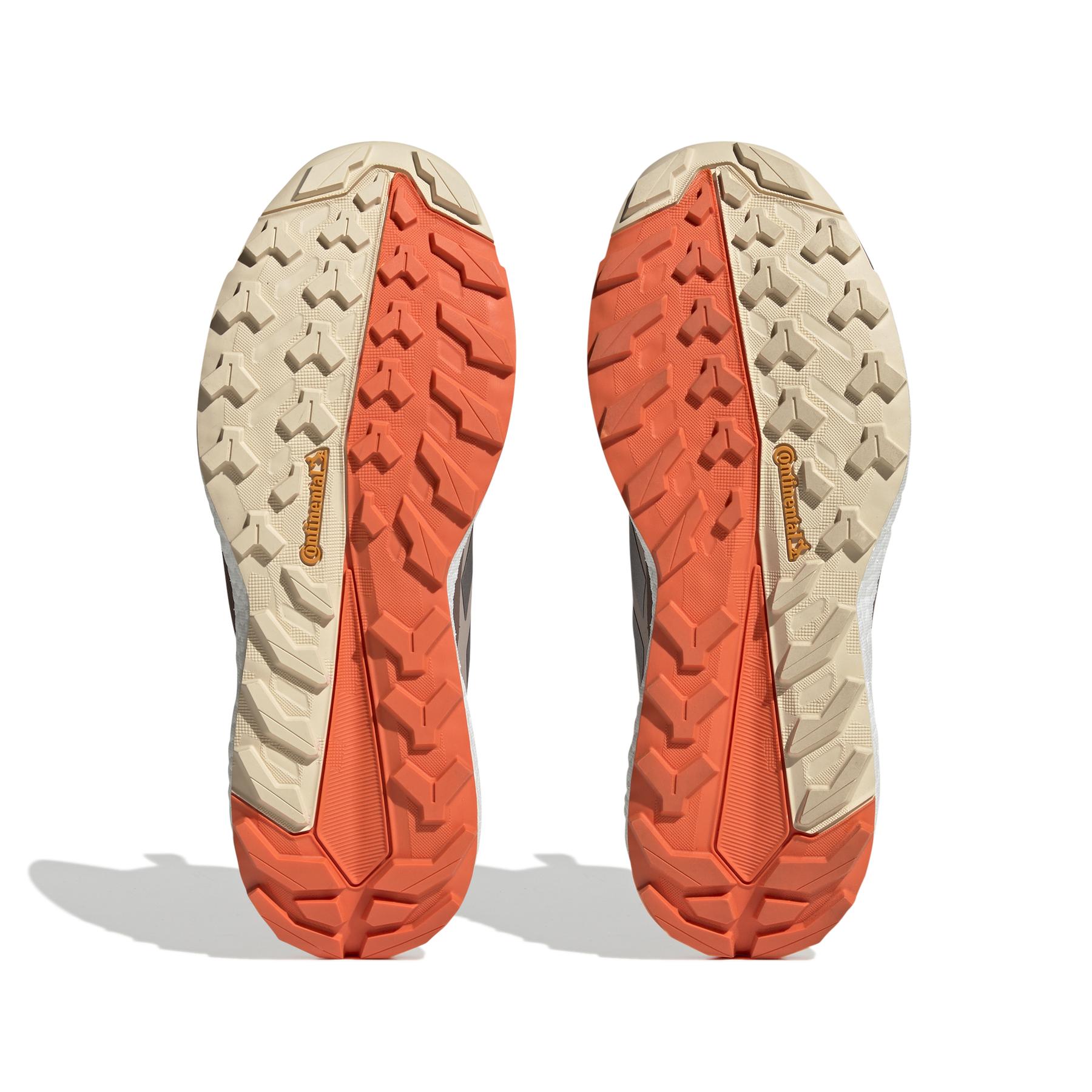 product/a/d/adidas_hq8384_4_footwear_photography_bottom_view_white.jpg
