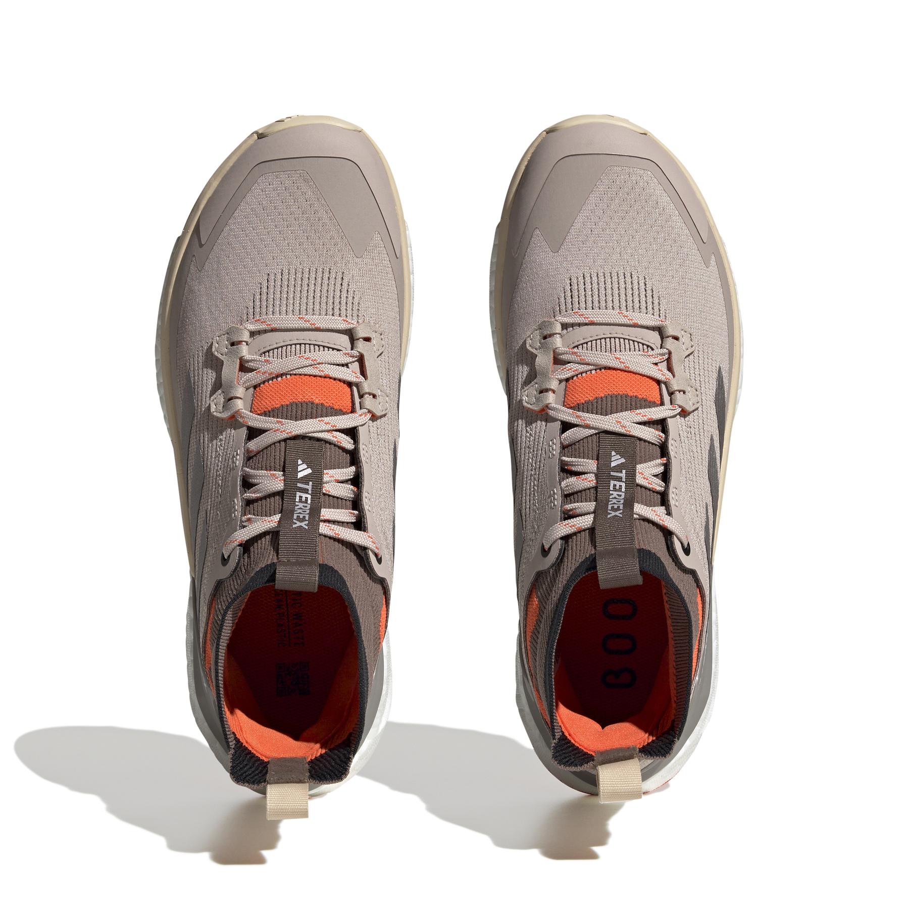 product/a/d/adidas_hq8397_3_footwear_photography_top_portrait_view_white_000.jpg