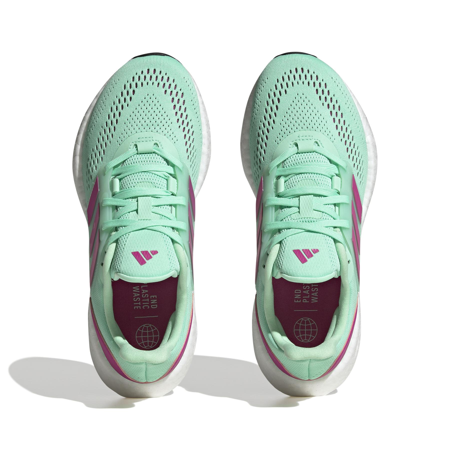 product/a/d/adidas_hq8577_3_footwear_photography_top_portrait_view_white_000.jpg