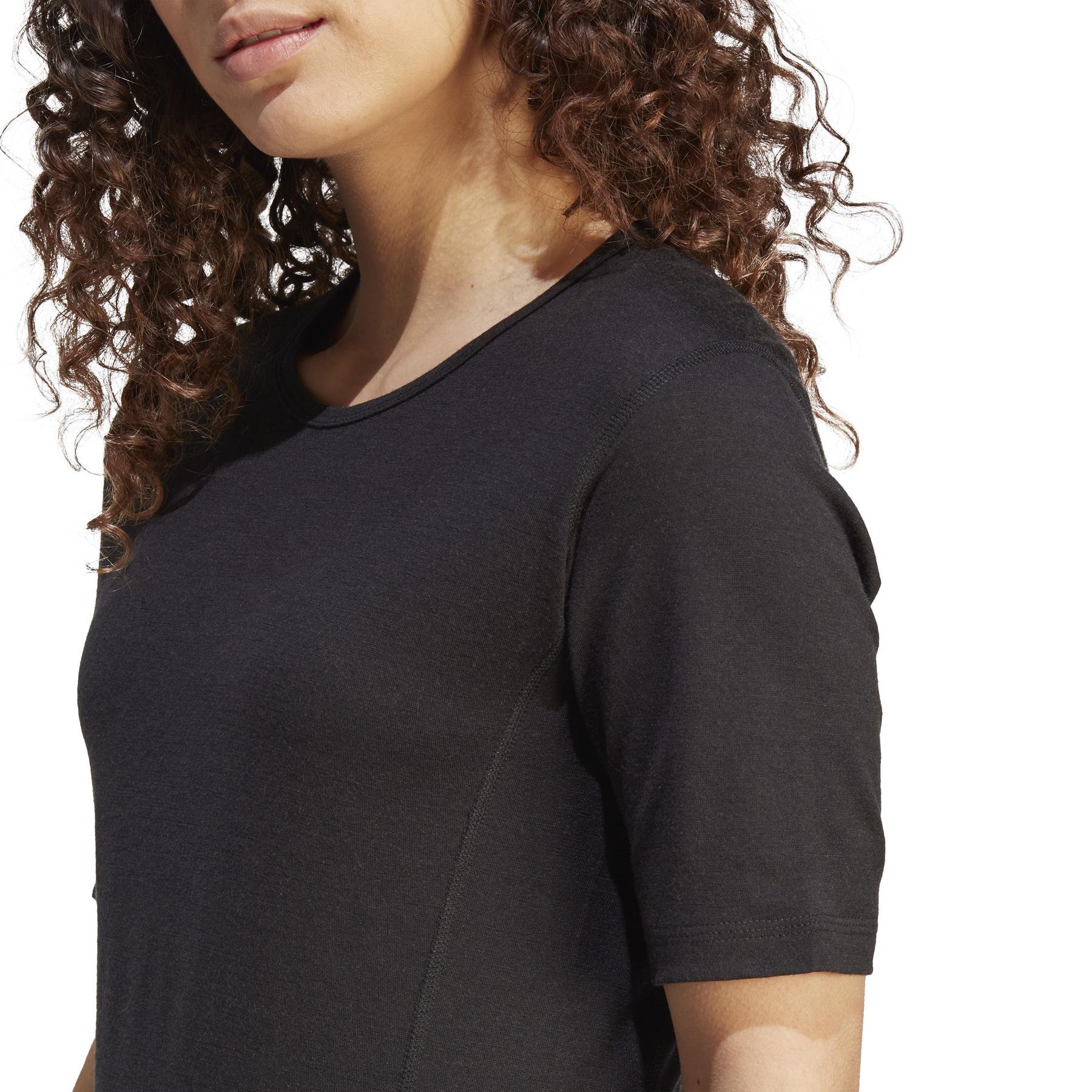 product/a/d/adidas_hz8553_9_apparel_on_model_detail_view_2_white.jpg