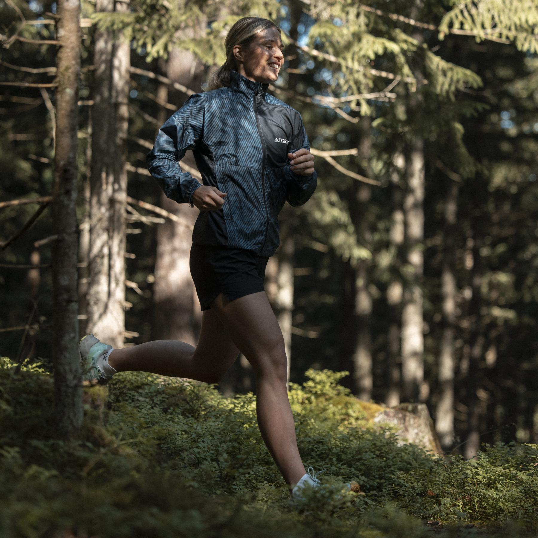 product/a/d/adidas_ia1808_15_apparel_photography_heromrktng_view_2.jpg