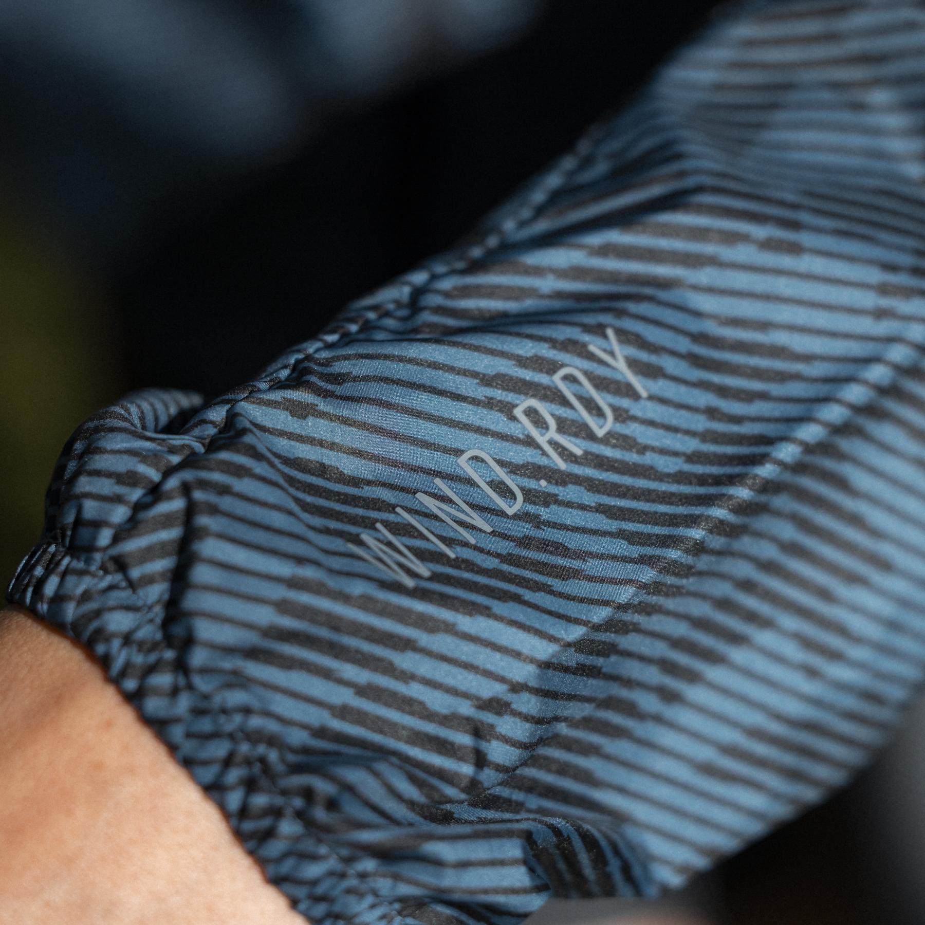 product/a/d/adidas_ia1808_19_apparel_photography_highlight_view_2.jpg