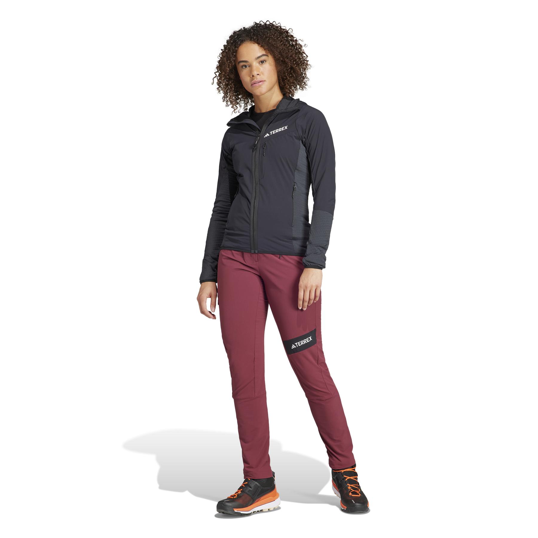 product/a/d/adidas_ib1856_8_apparel_on_model_standard_outfit_view_white.jpg