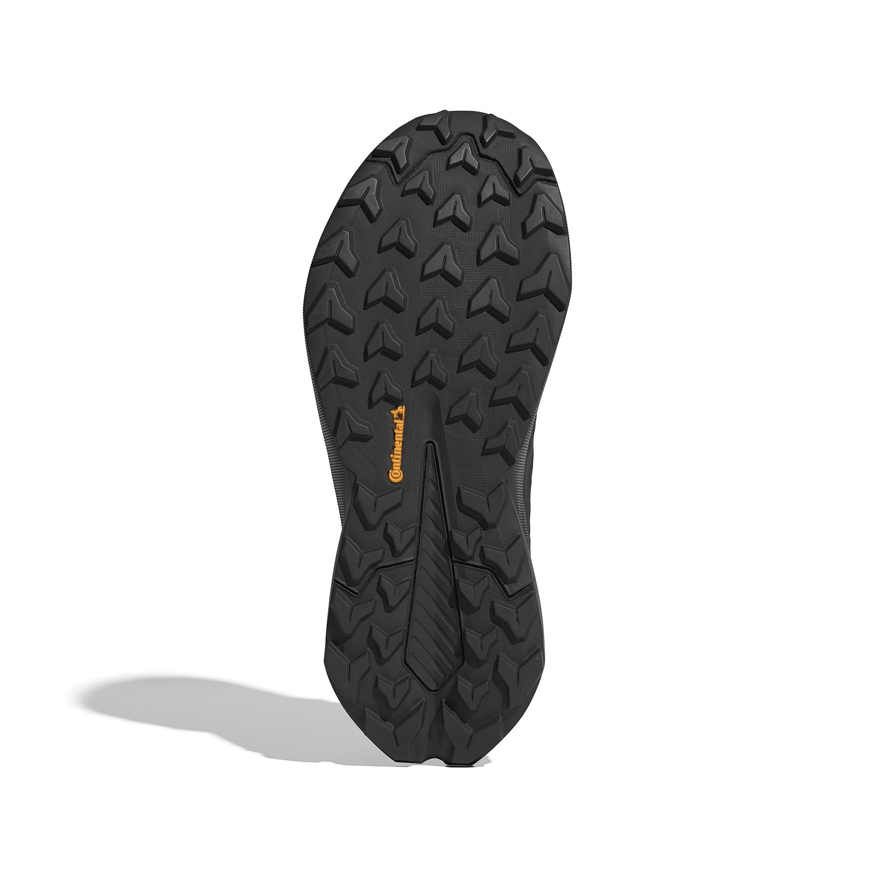product/a/d/adidas_id0886_4_footwear_photography_bottom_view_white.jpg
