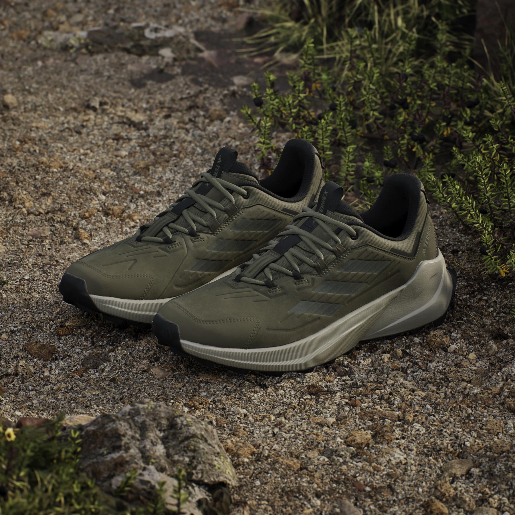 product/a/d/adidas_id0887_16_footwear_photography_heromrktng_view_5-nw091625.jpg
