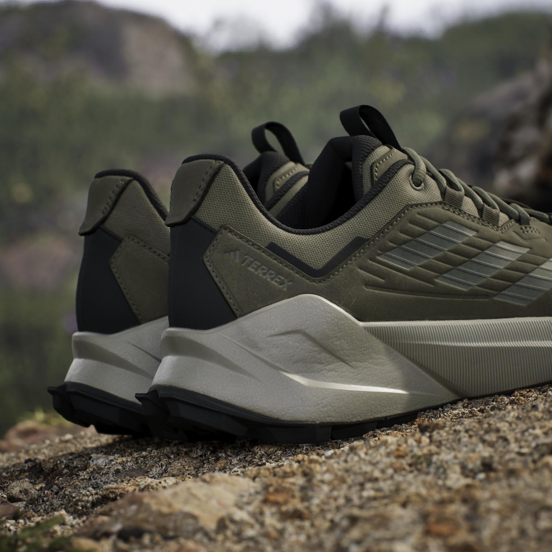 product/a/d/adidas_id0887_21_footwear_photography_heromrktng_view_10-nw091625.jpg