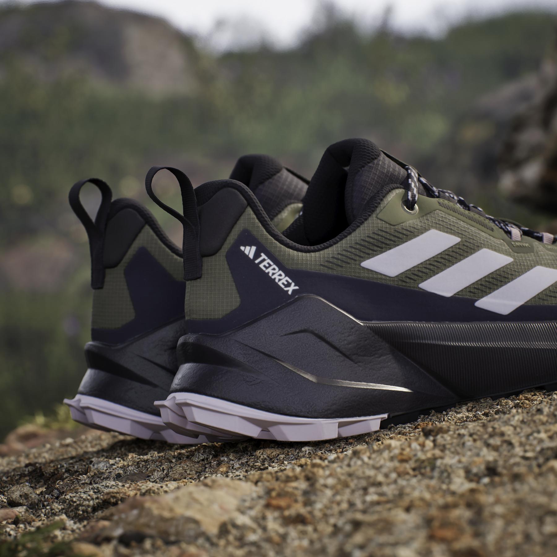 product/a/d/adidas_id0906_23_footwear_photography_heromrktng_view_10.jpg
