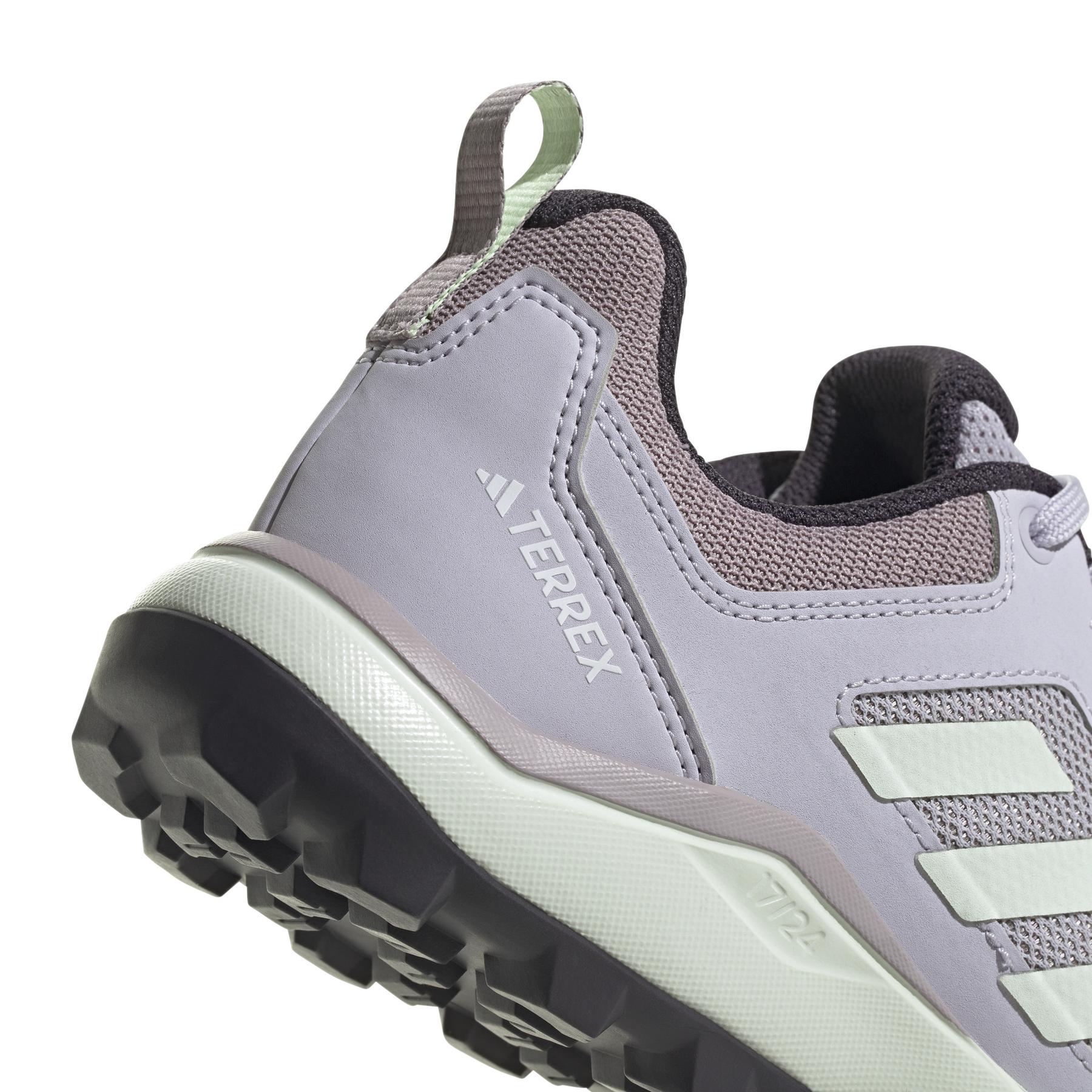 product/a/d/adidas_id7708_9_footwear_photography_detail_view_2_white.jpg