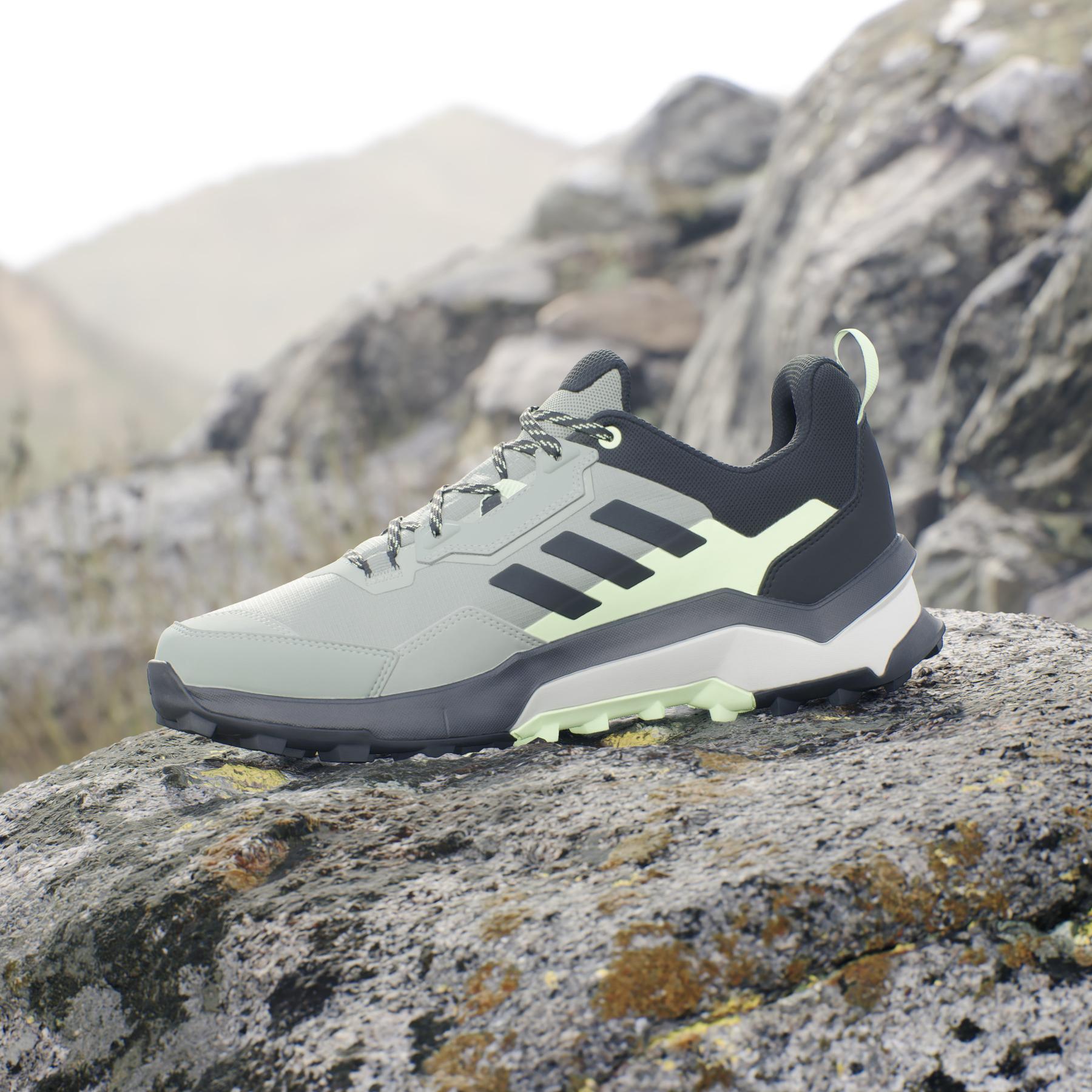 product/a/d/adidas_ie2569_22_footwear_photography_heromrktng_view_7.jpg