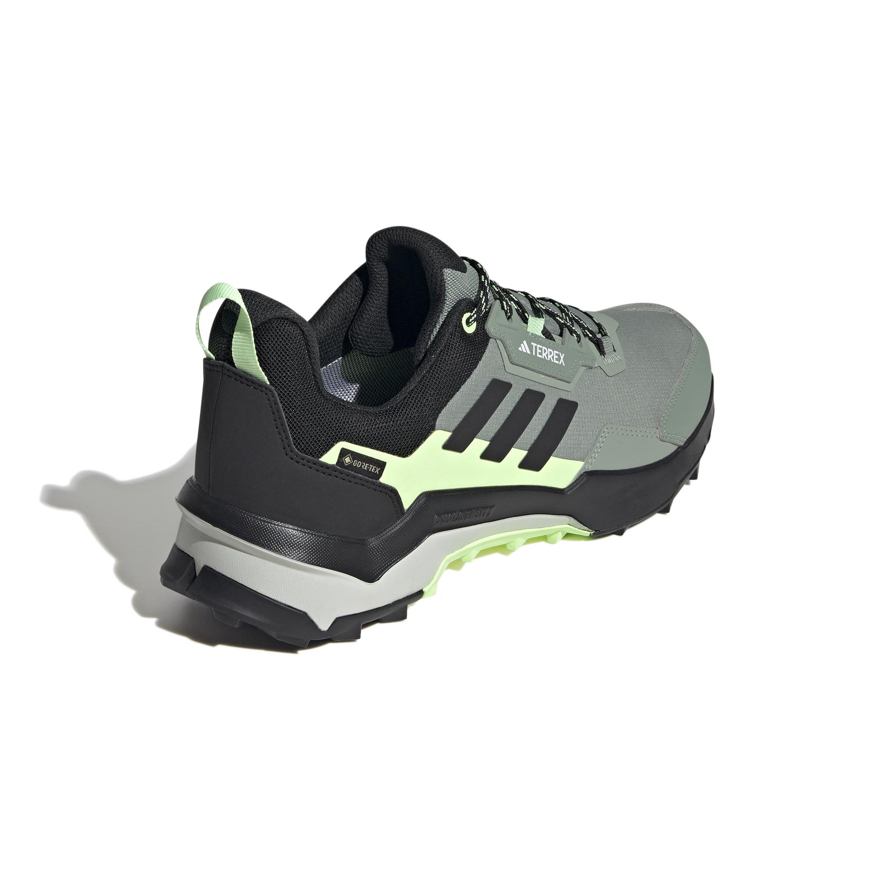 product/a/d/adidas_ie2569_7_footwear_photography_back_lateral_top_view_white.jpg
