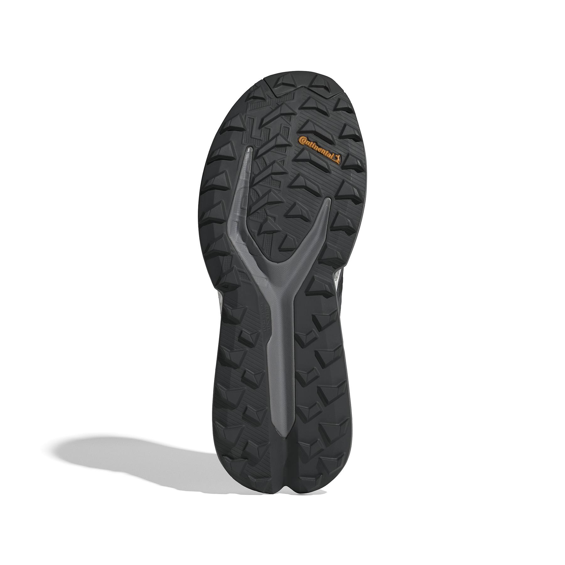 product/a/d/adidas_ie8456_4_footwear_photography_bottom_view_white.jpg