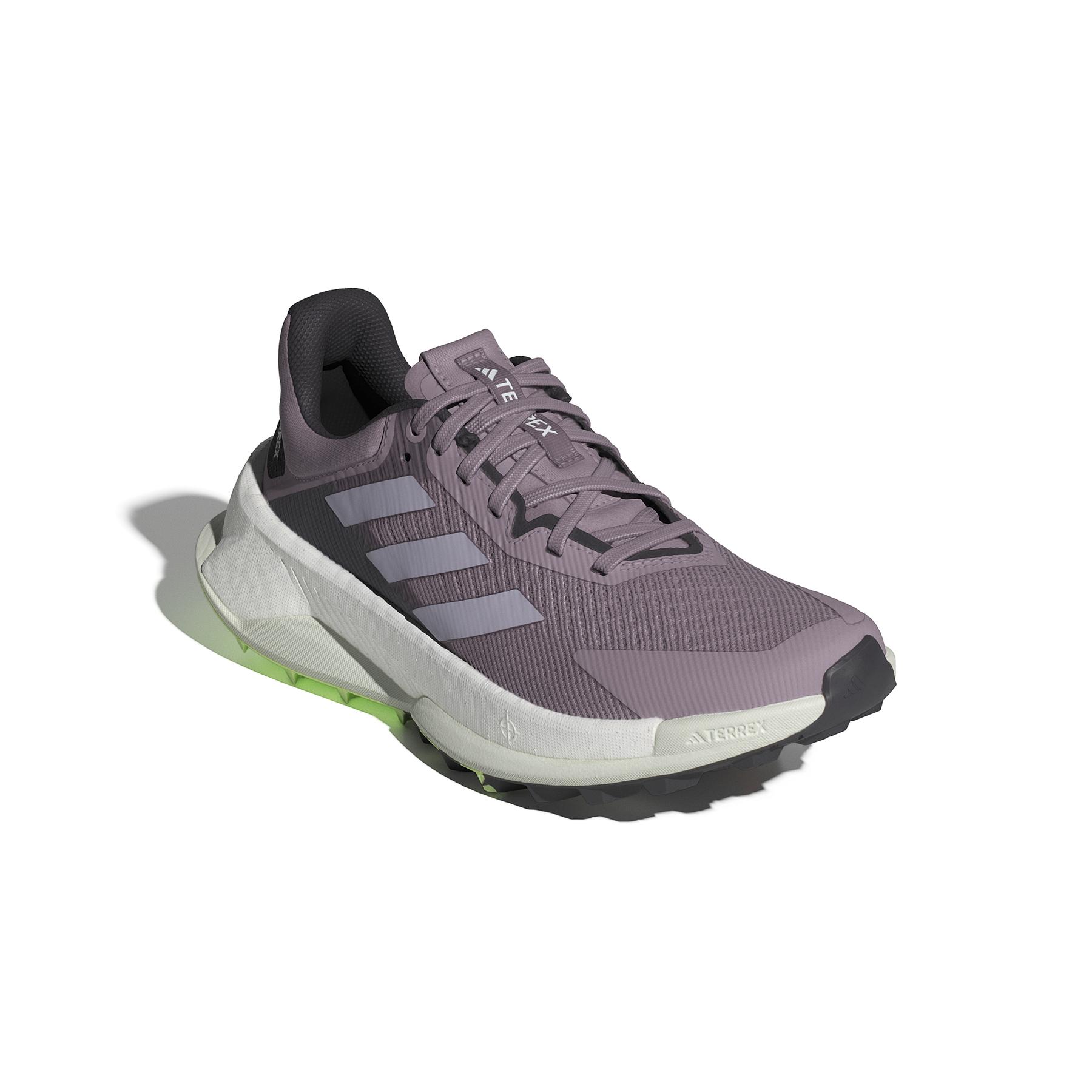 product/a/d/adidas_ie8457_6_footwear_photography_front_lateral_top_view_white.jpg