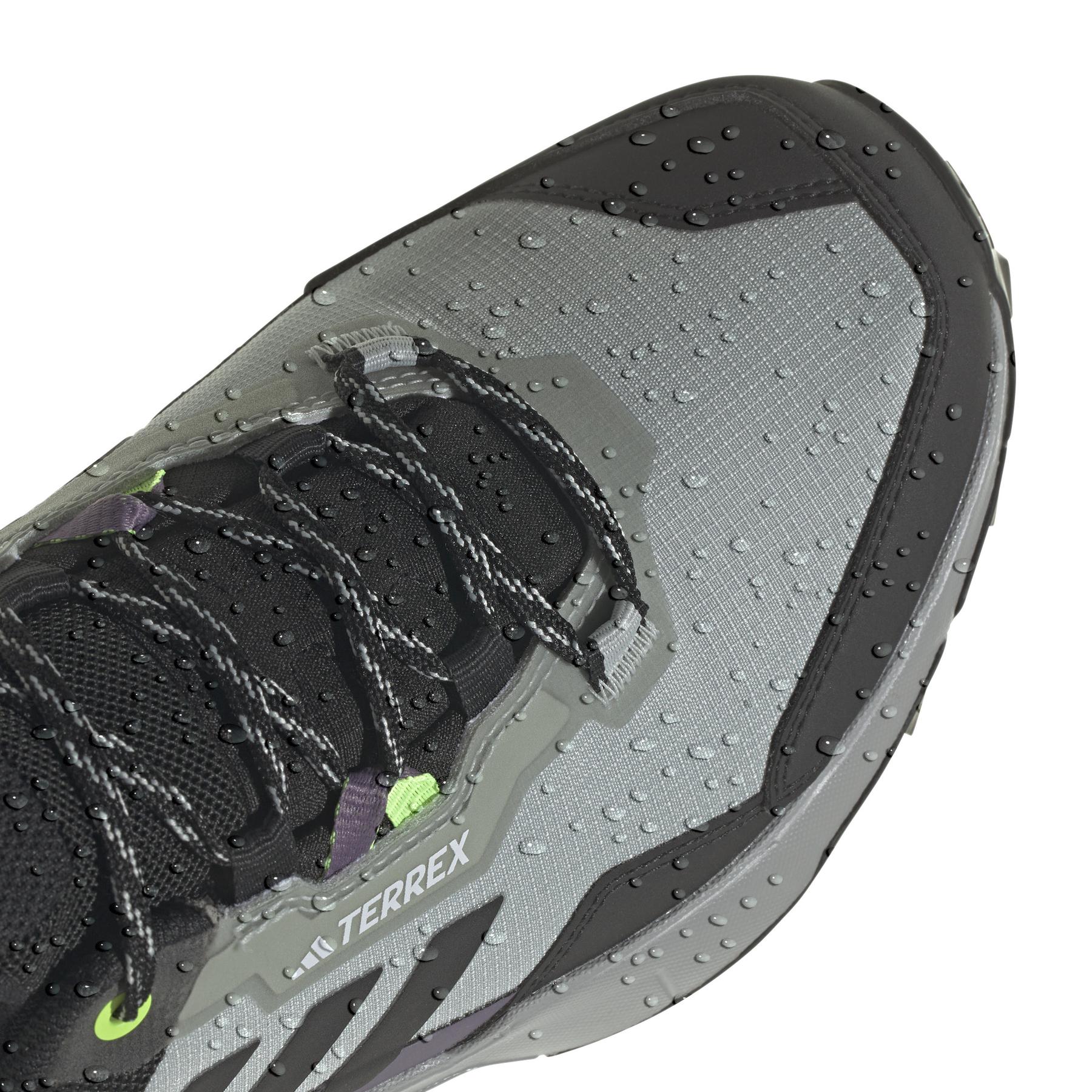 product/a/d/adidas_if4863_8_footwear_photography_detail_view_1_white-nw091625.jpg