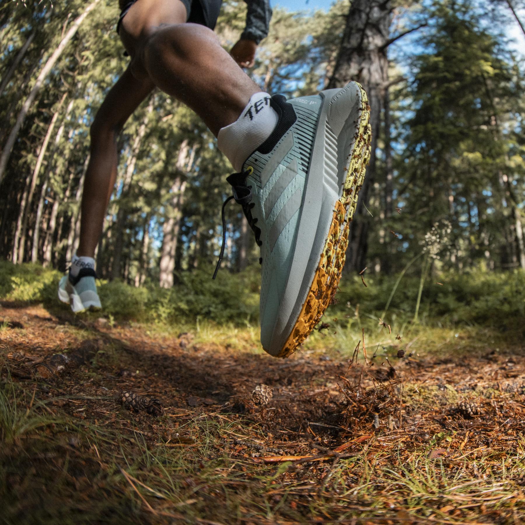 product/a/d/adidas_if5004_25_footwear_photography_highlight_view_4-nw091625.jpg