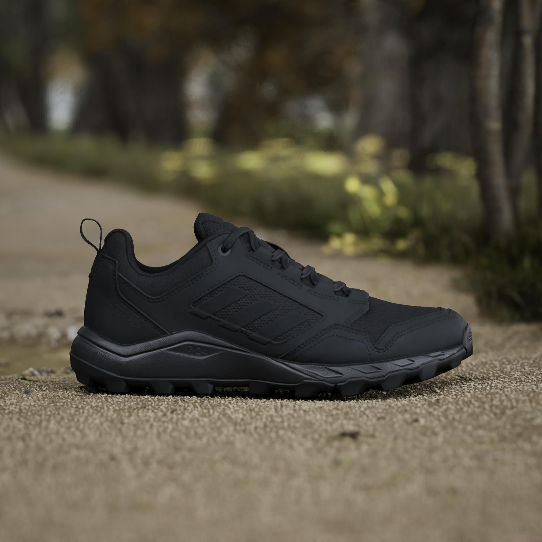 product/a/d/adidas_if5027_16_footwear_photography_heromrktng_view_3-nw110824.jpg