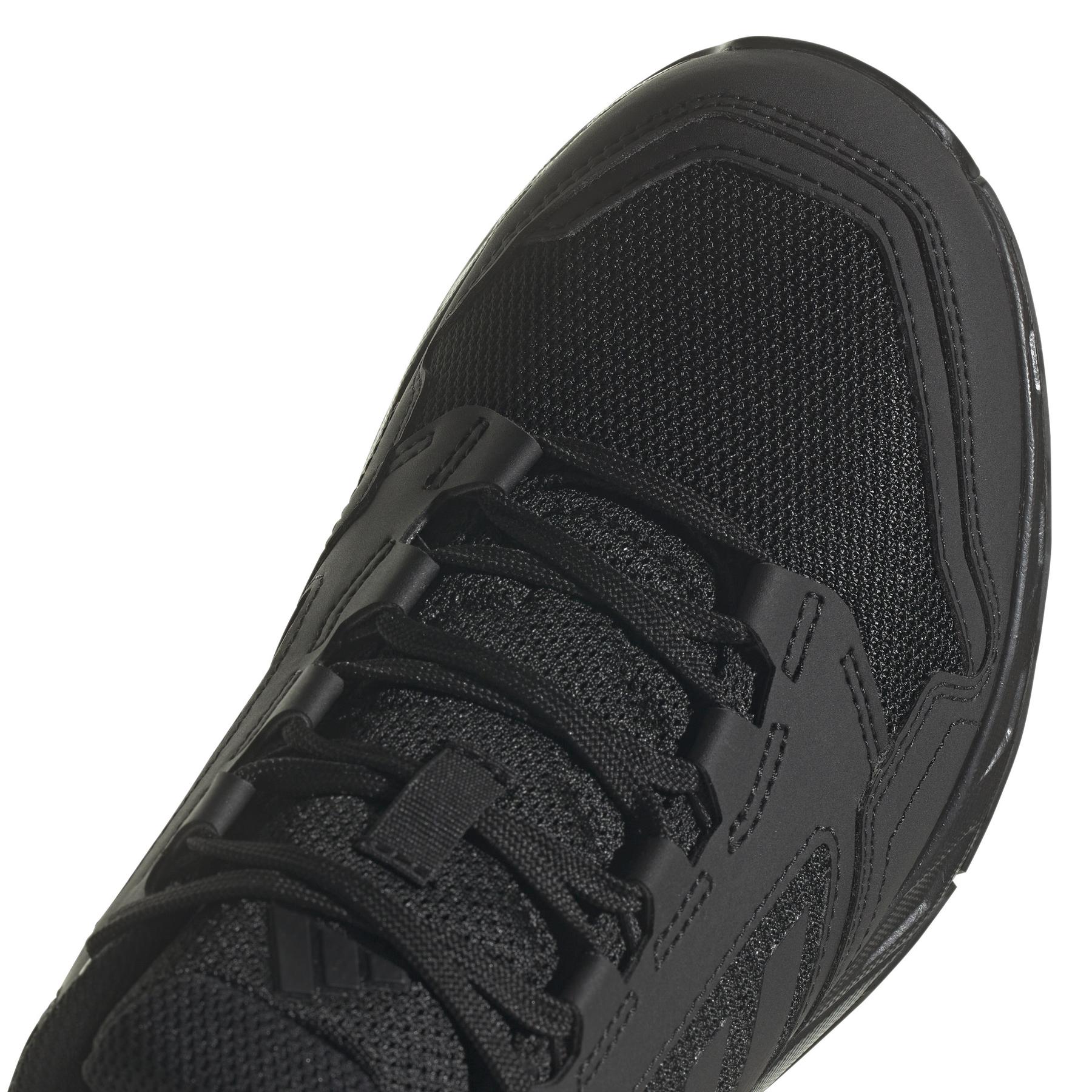 product/a/d/adidas_if5027_9_footwear_photography_detail_view_2_white-nw110824.jpg