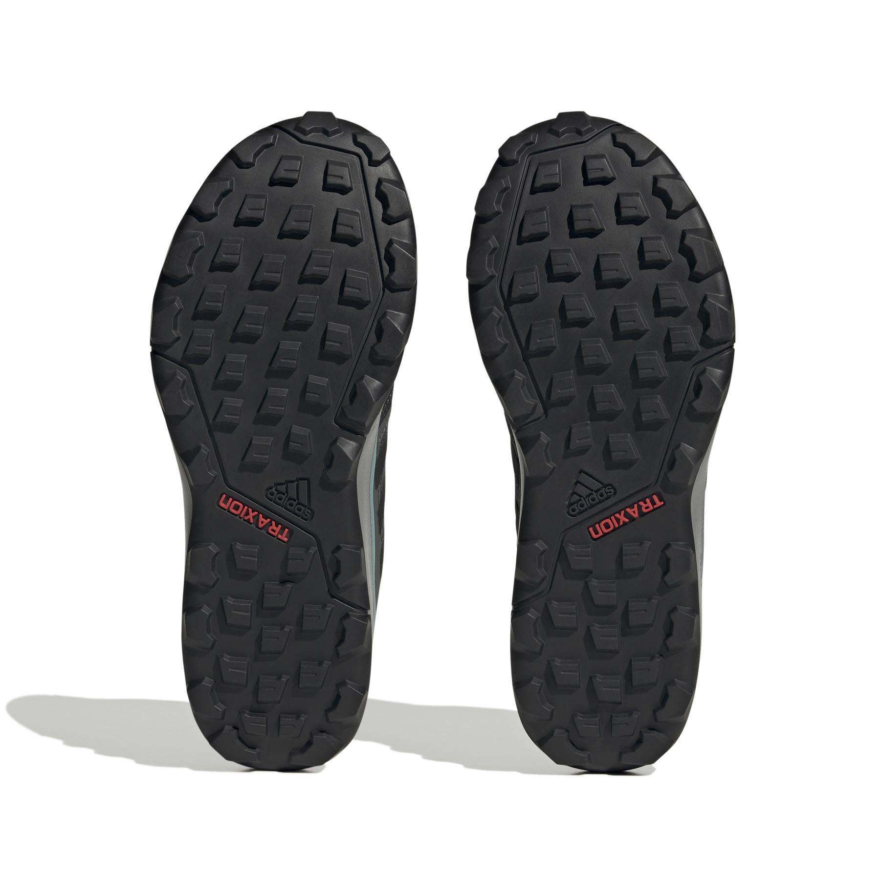 product/a/d/adidas_if5028_4_footwear_photography_bottom_view_white.jpg