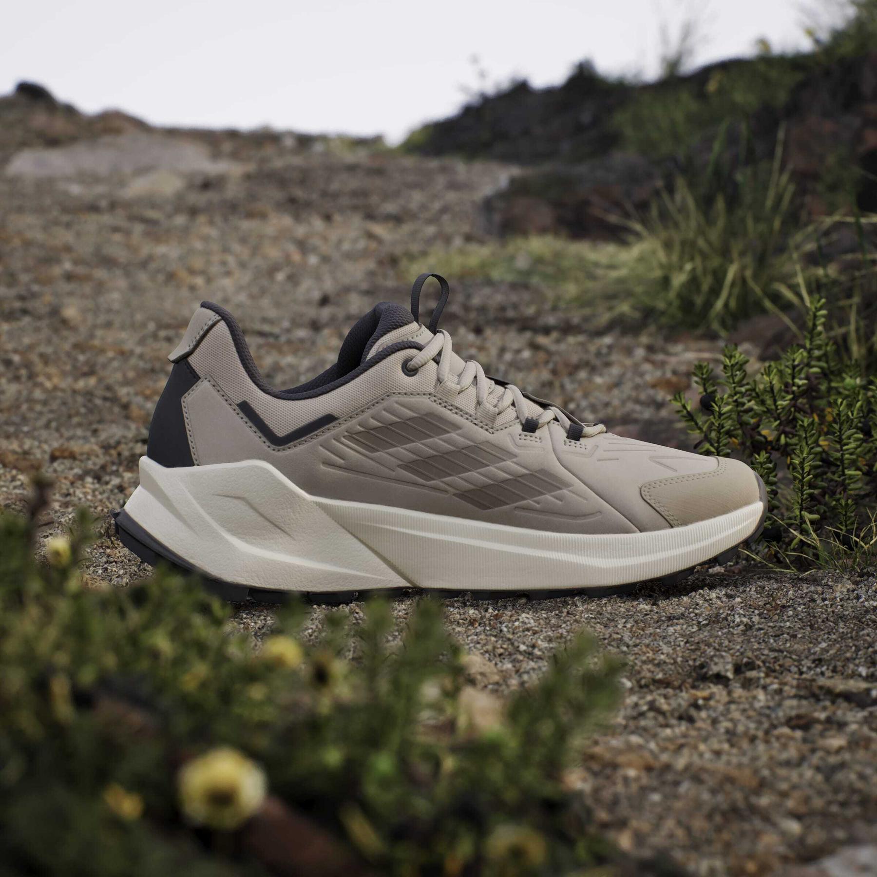 product/a/d/adidas_if6543_14_footwear_photography_heromrktng_view_3-nw091625.jpg