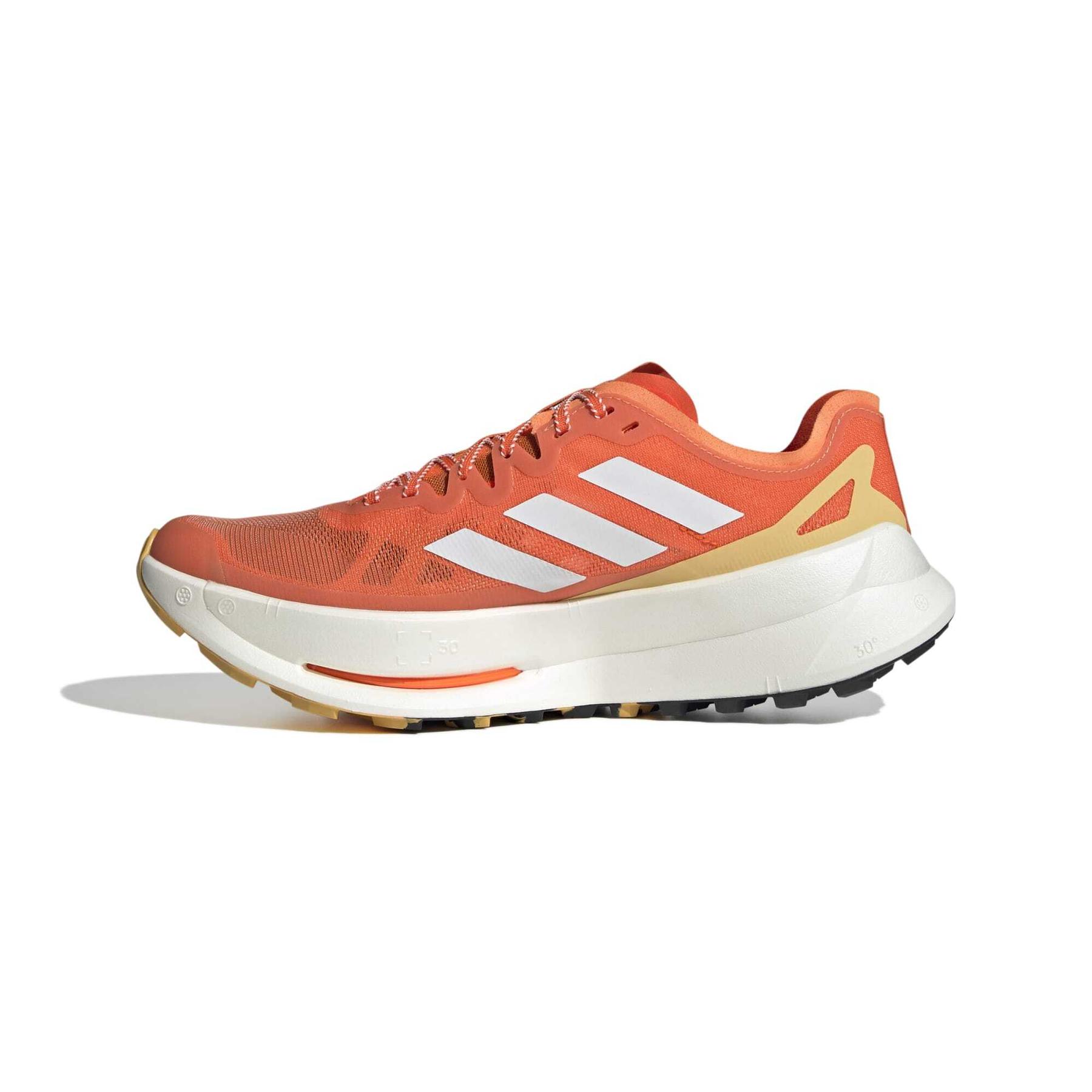 product/a/d/adidas_if6594_5_footwear_photography_side_medial_center_view_white.jpg