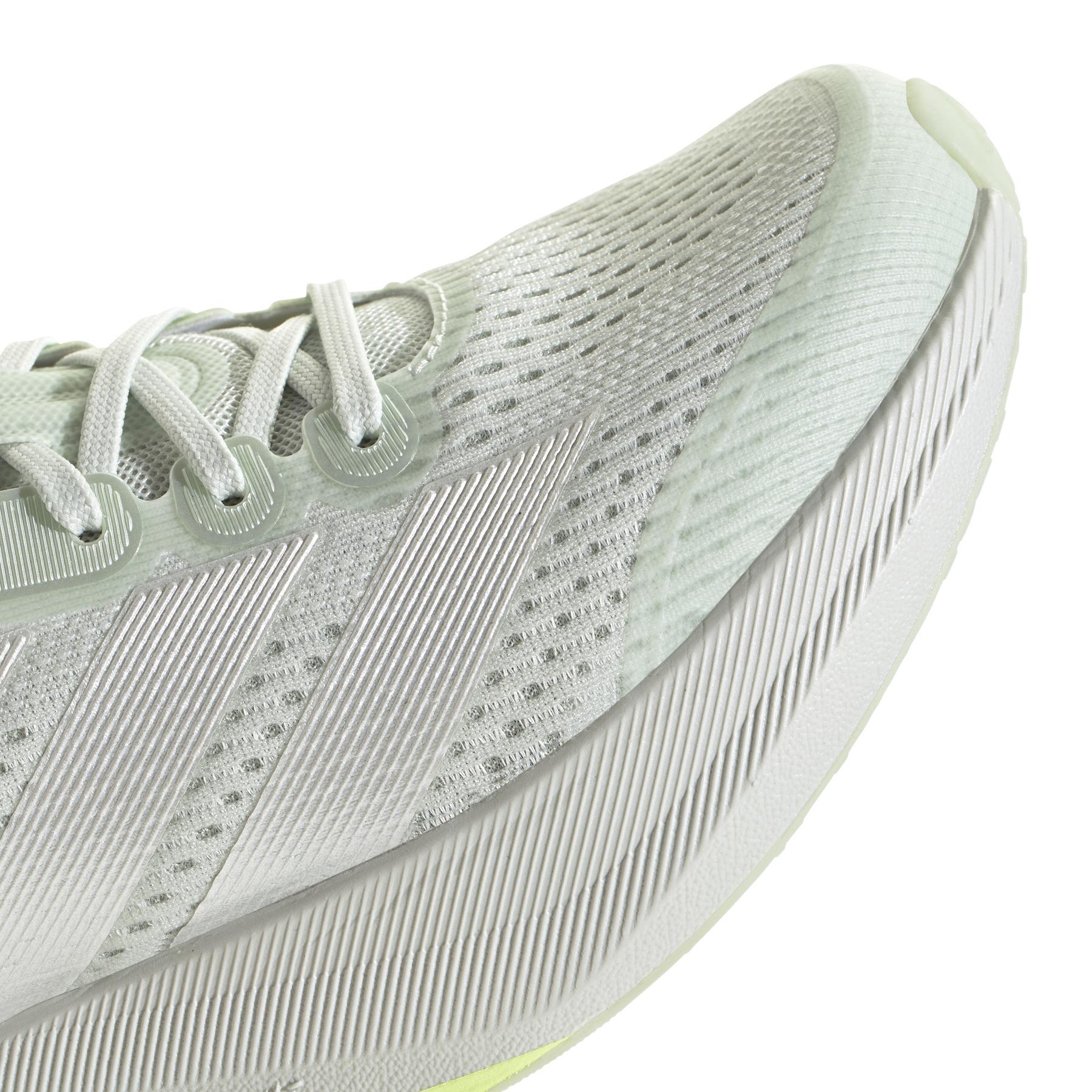 product/a/d/adidas_if9391_8_footwear_photography_detail_view_1_white-nw091625.jpg