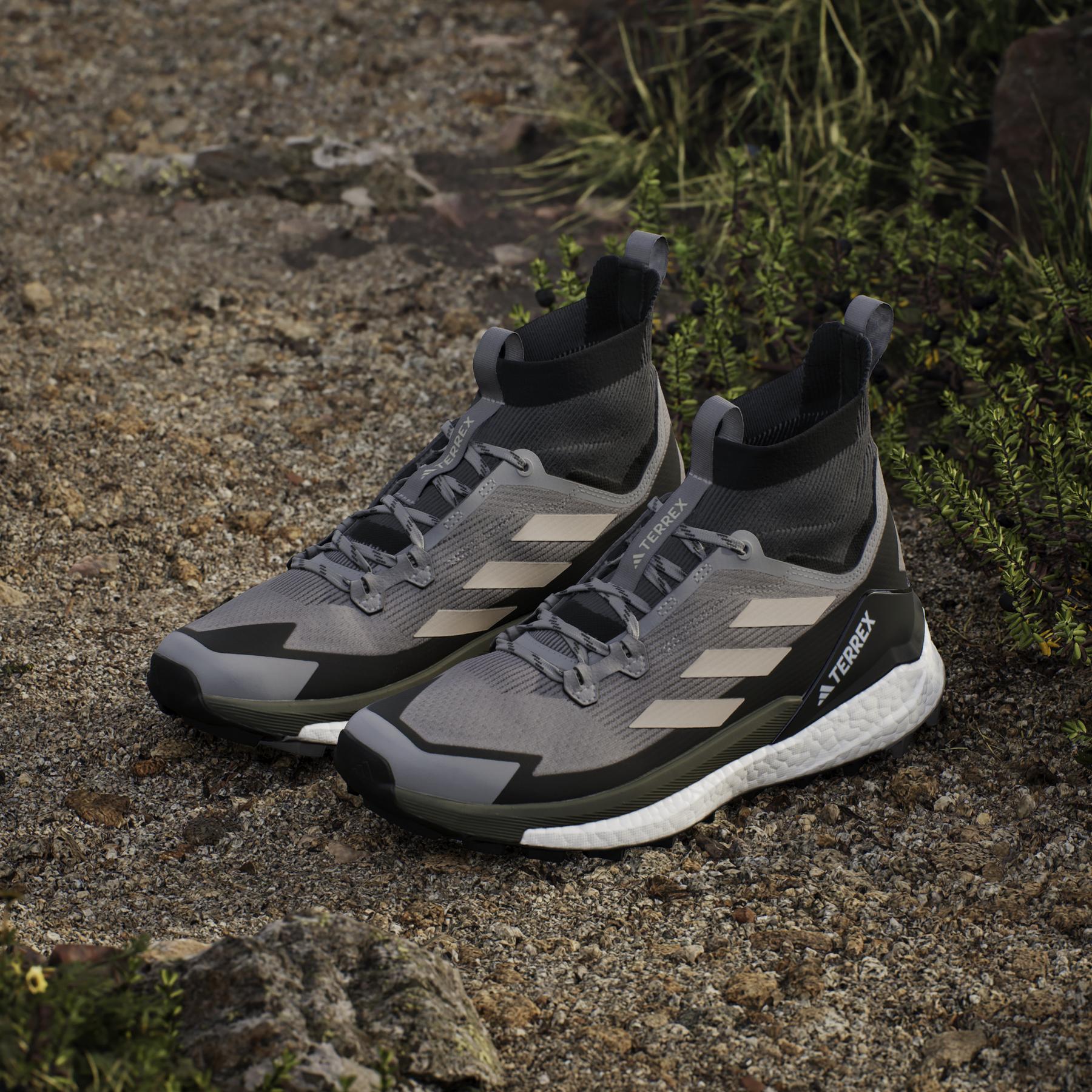 product/a/d/adidas_ig8866_18_footwear_photography_heromrktng_view_5.jpg