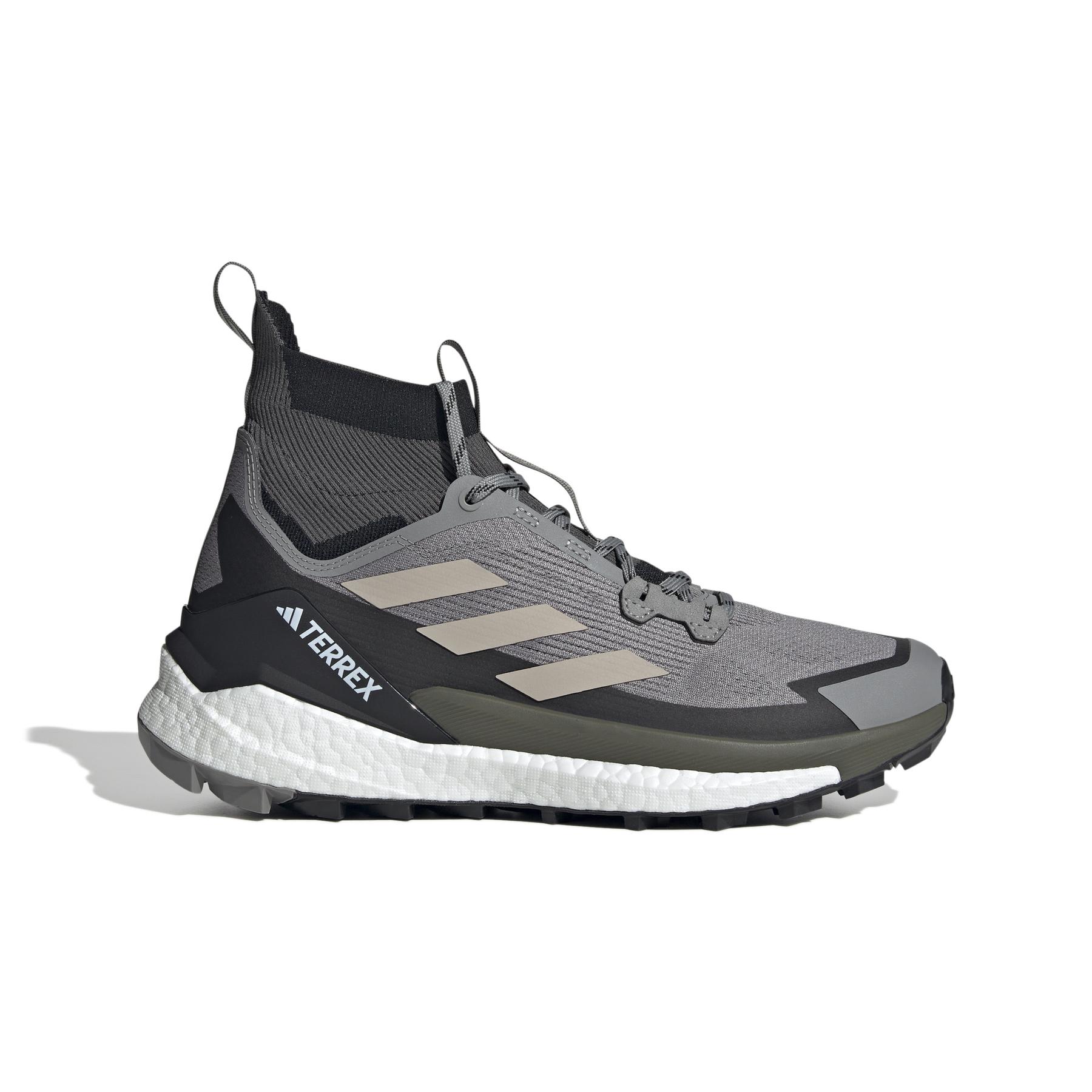 product/a/d/adidas_ig8866_1_footwear_photography_side_lateral_center_view_white.jpg