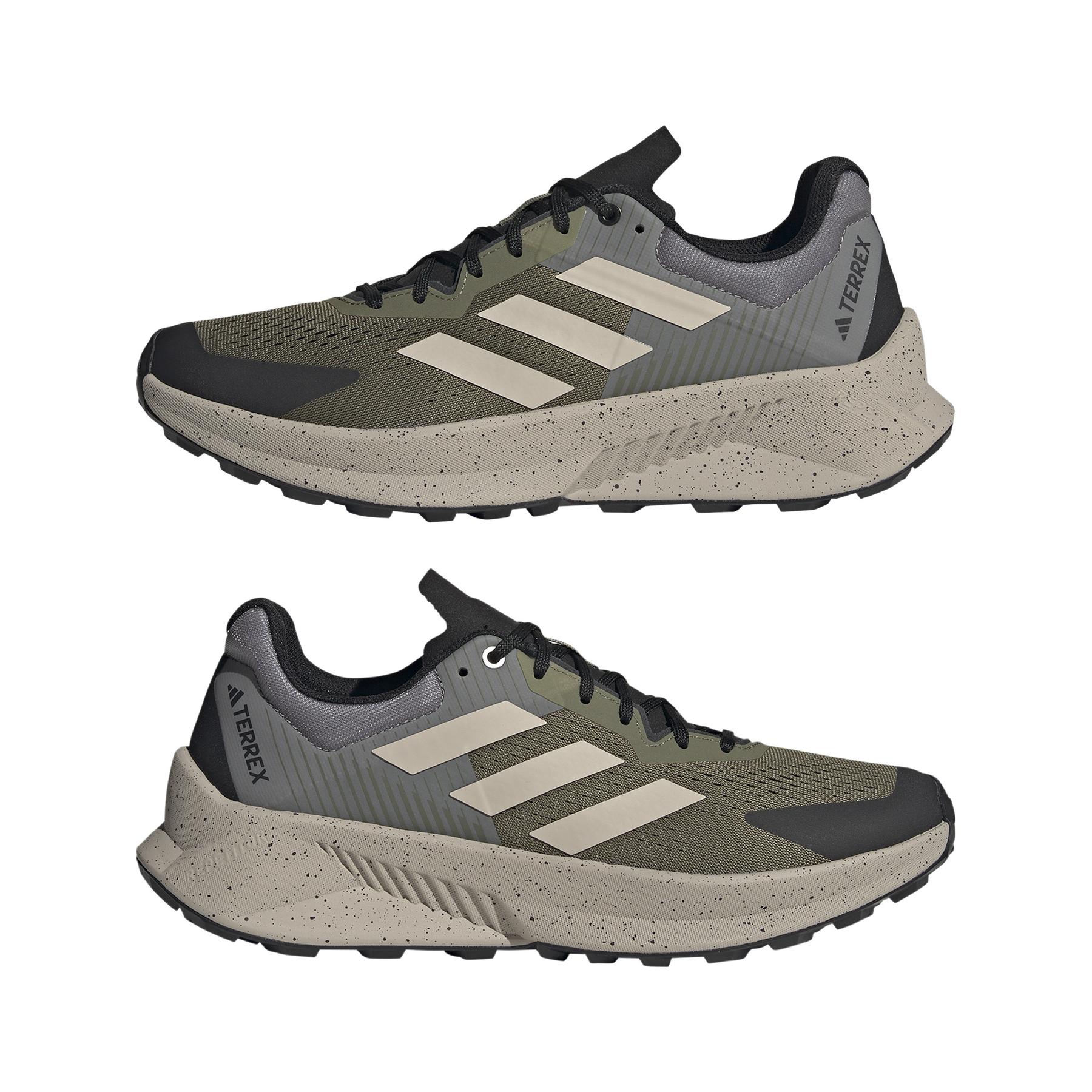 product/a/d/adidas_ig8923_10_footwear_photography_mirrored_pair_view_white.jpg