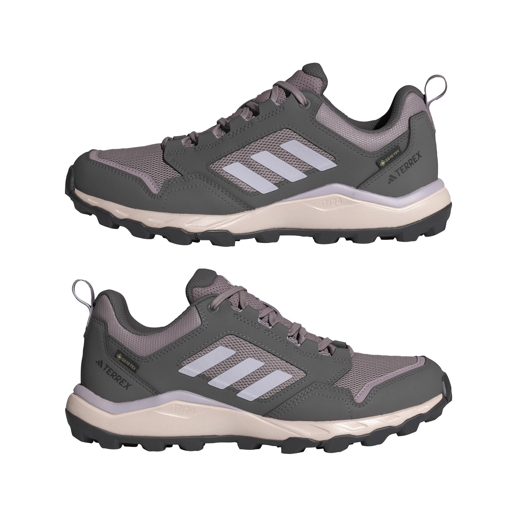 product/a/d/adidas_ig8926_10_footwear_photography_mirrored_pair_view_white.jpg