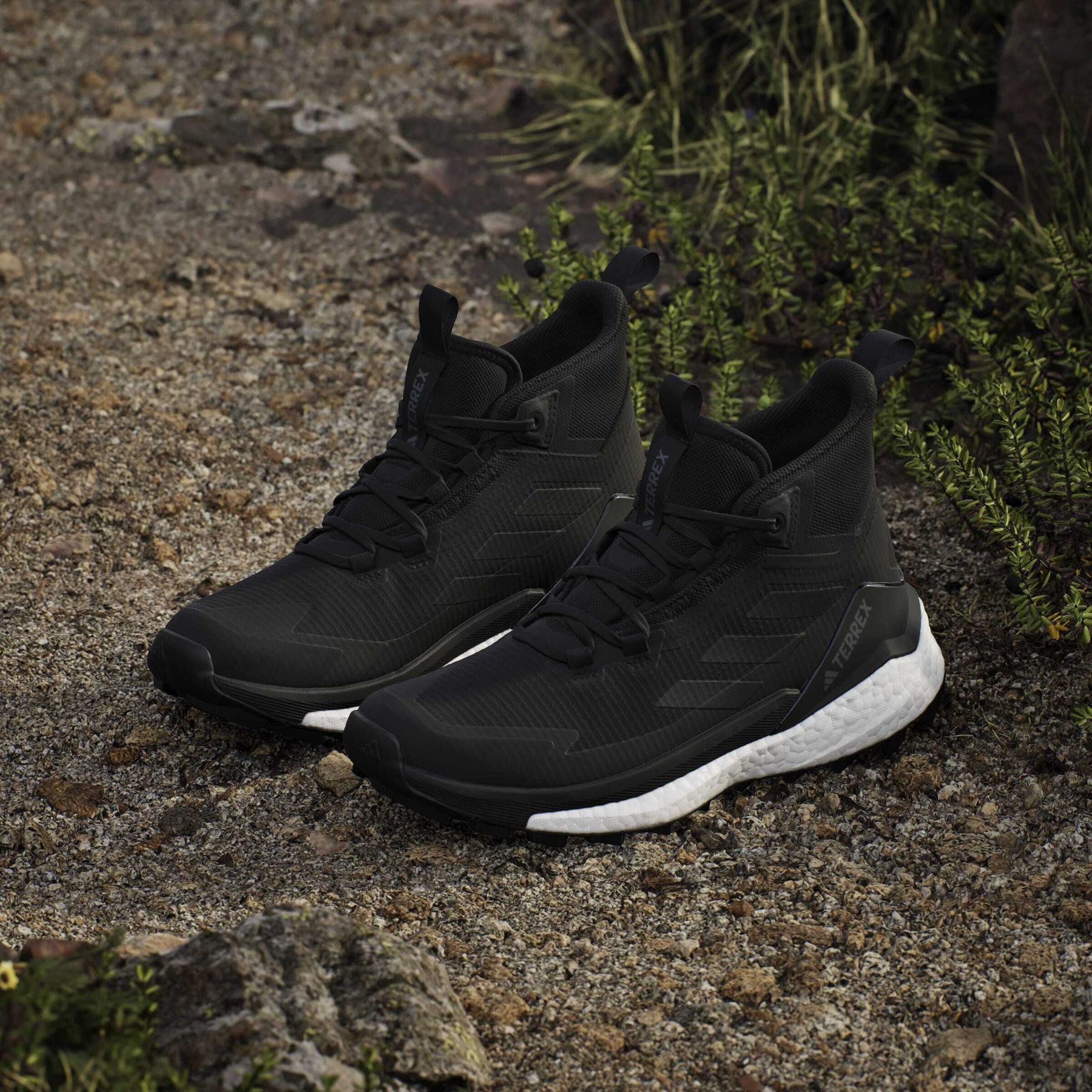 product/a/d/adidas_ih0670_20_footwear_photography_heromrktng_view_5-nw091625.jpg