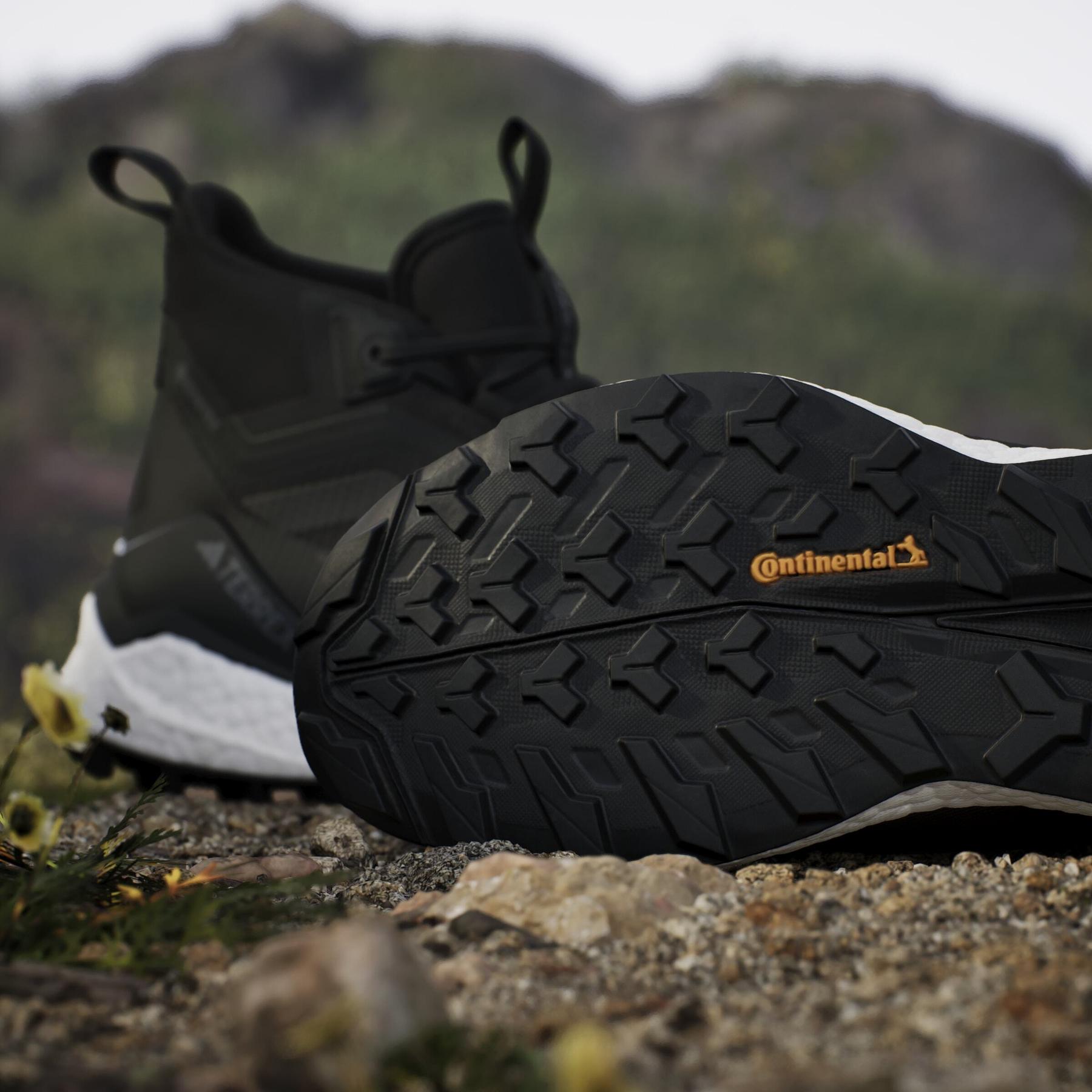 product/a/d/adidas_ih0670_26_footwear_photography_heromrktng_view_11-nw091625.jpg