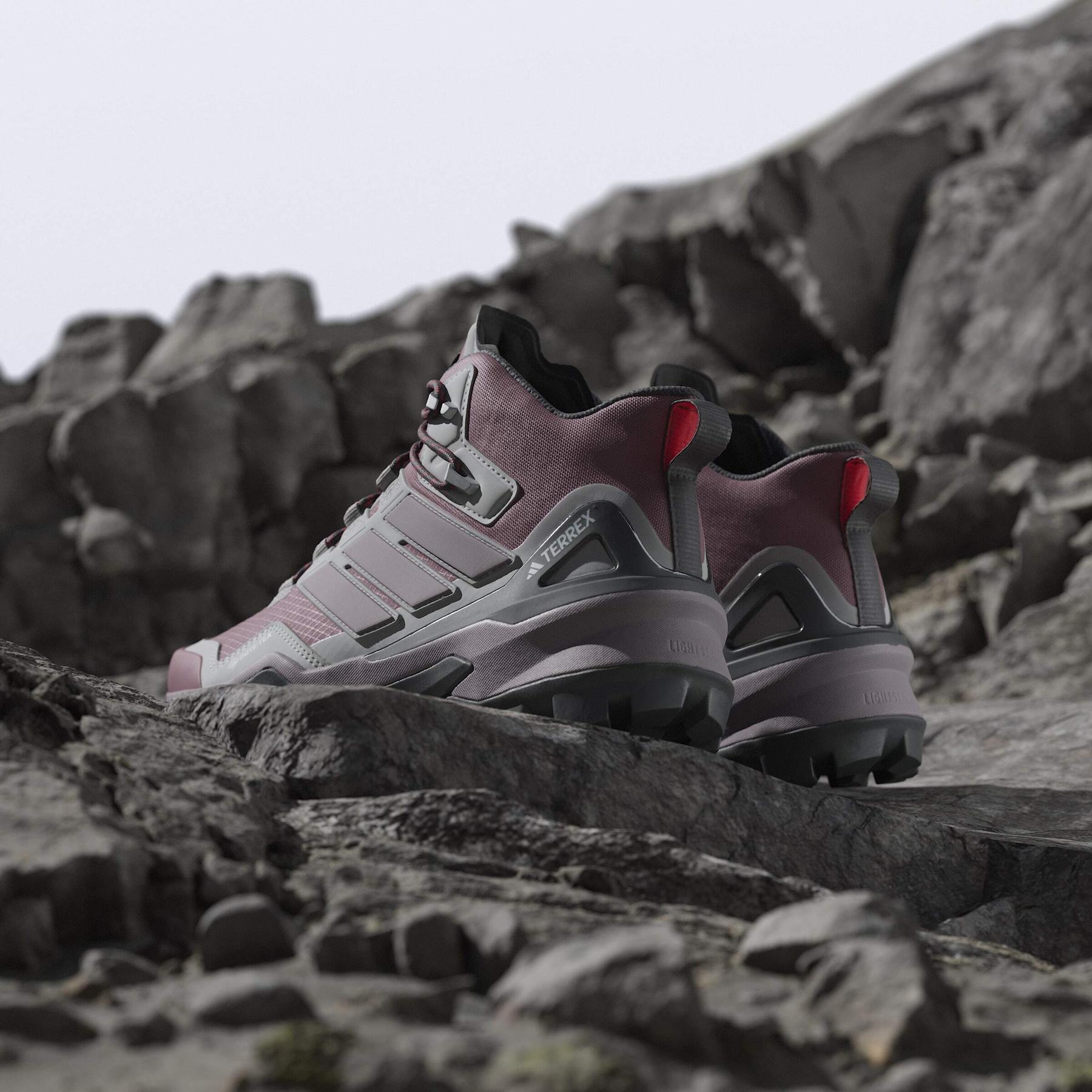 product/a/d/adidas_ih2806_18_footwear_photography_heromrktng_view_6-nw091625.jpg