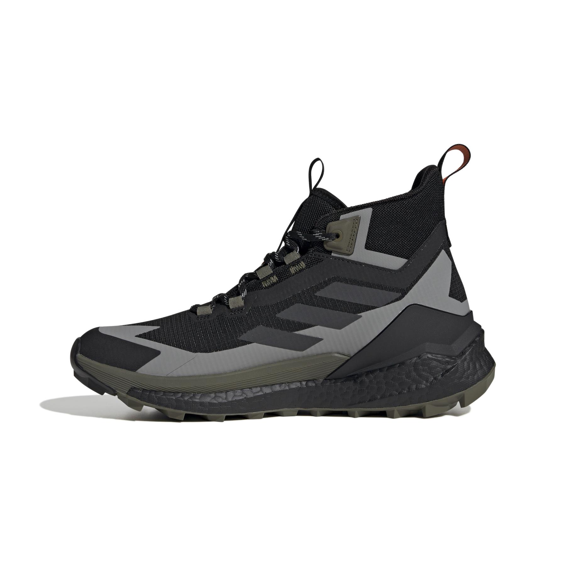 product/a/d/adidas_ih3526_5_footwear_photography_side_medial_center_view_white-nw091625.jpg