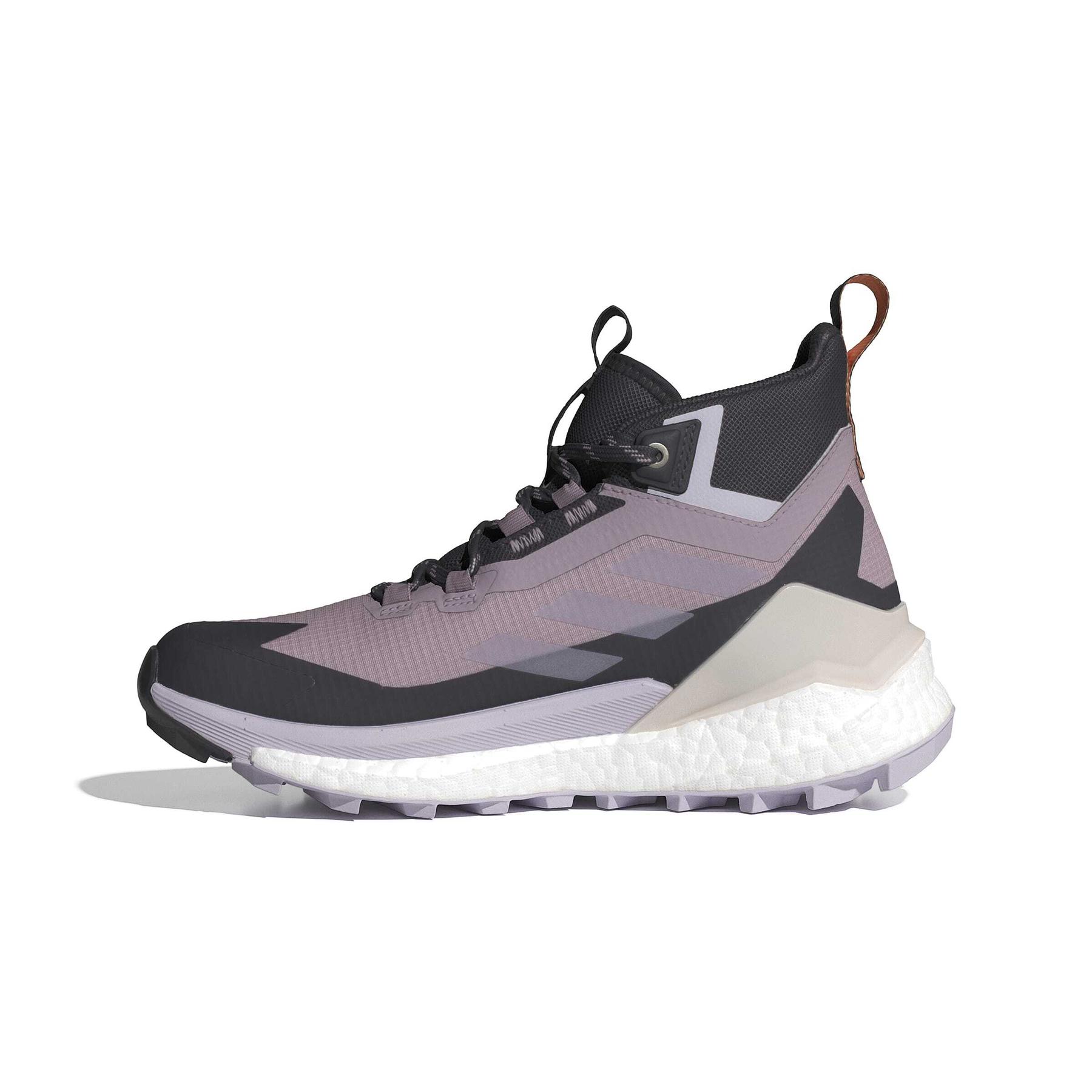 product/a/d/adidas_ih3532_5_footwear_photography_side_medial_center_view_white-nw091625.jpg