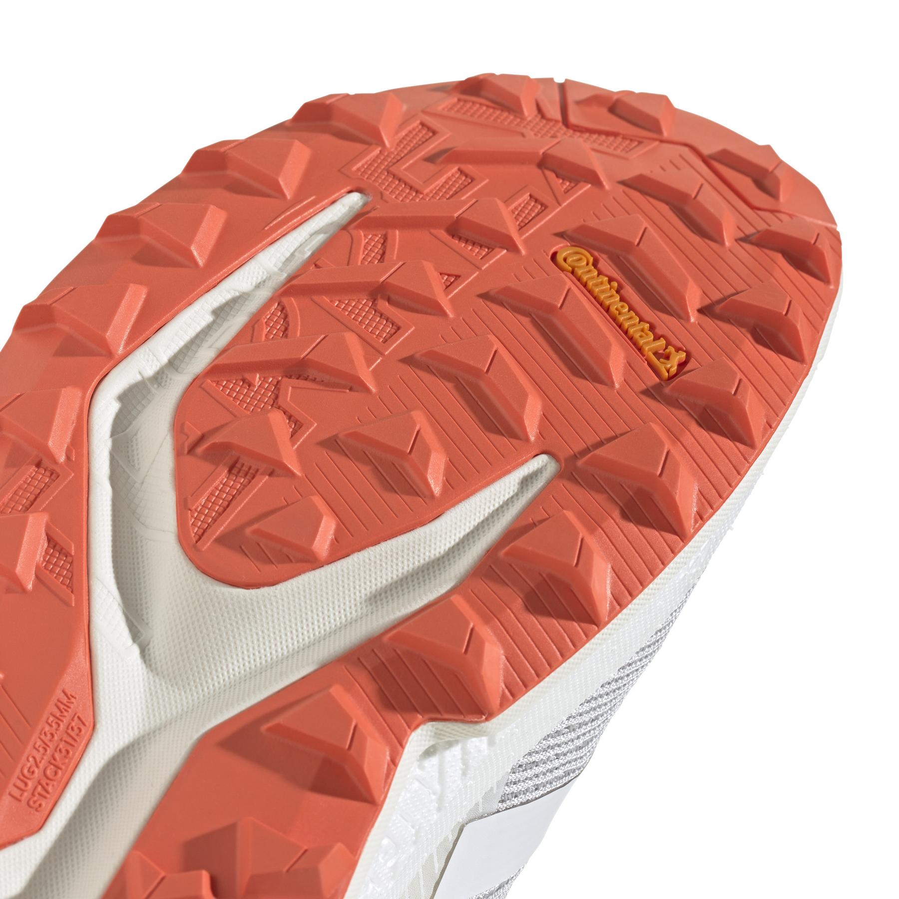 product/a/d/adidas_ih3791_8_footwear_photography_detail_view_1_white-nw091625.jpg